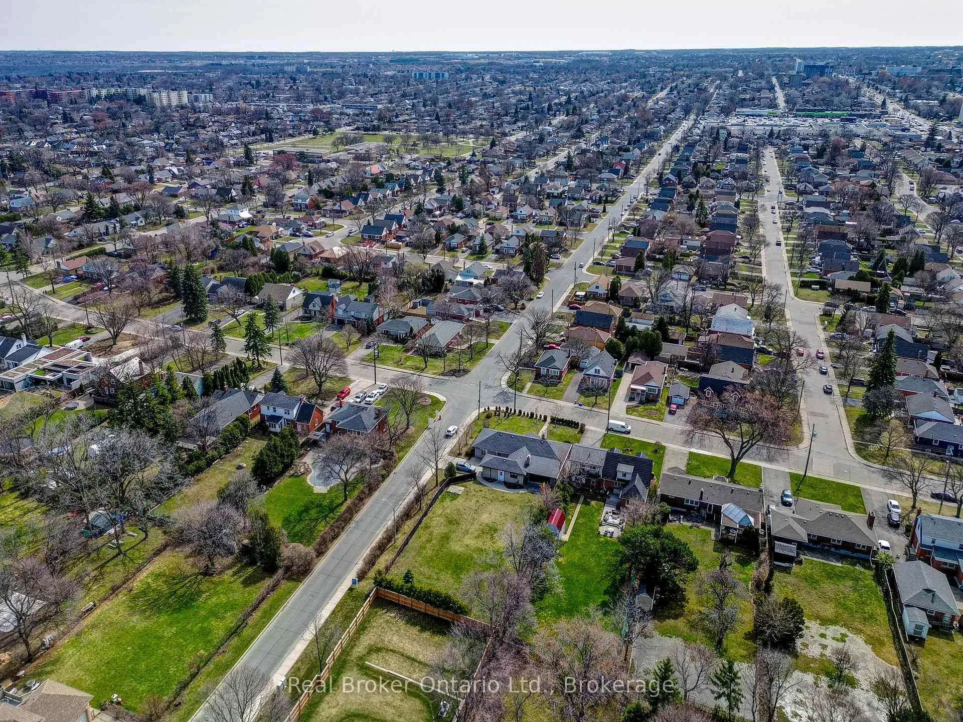 Photo 11 of 56 East 43Rd Street, Hamilton, Sunninghill — HOMEH