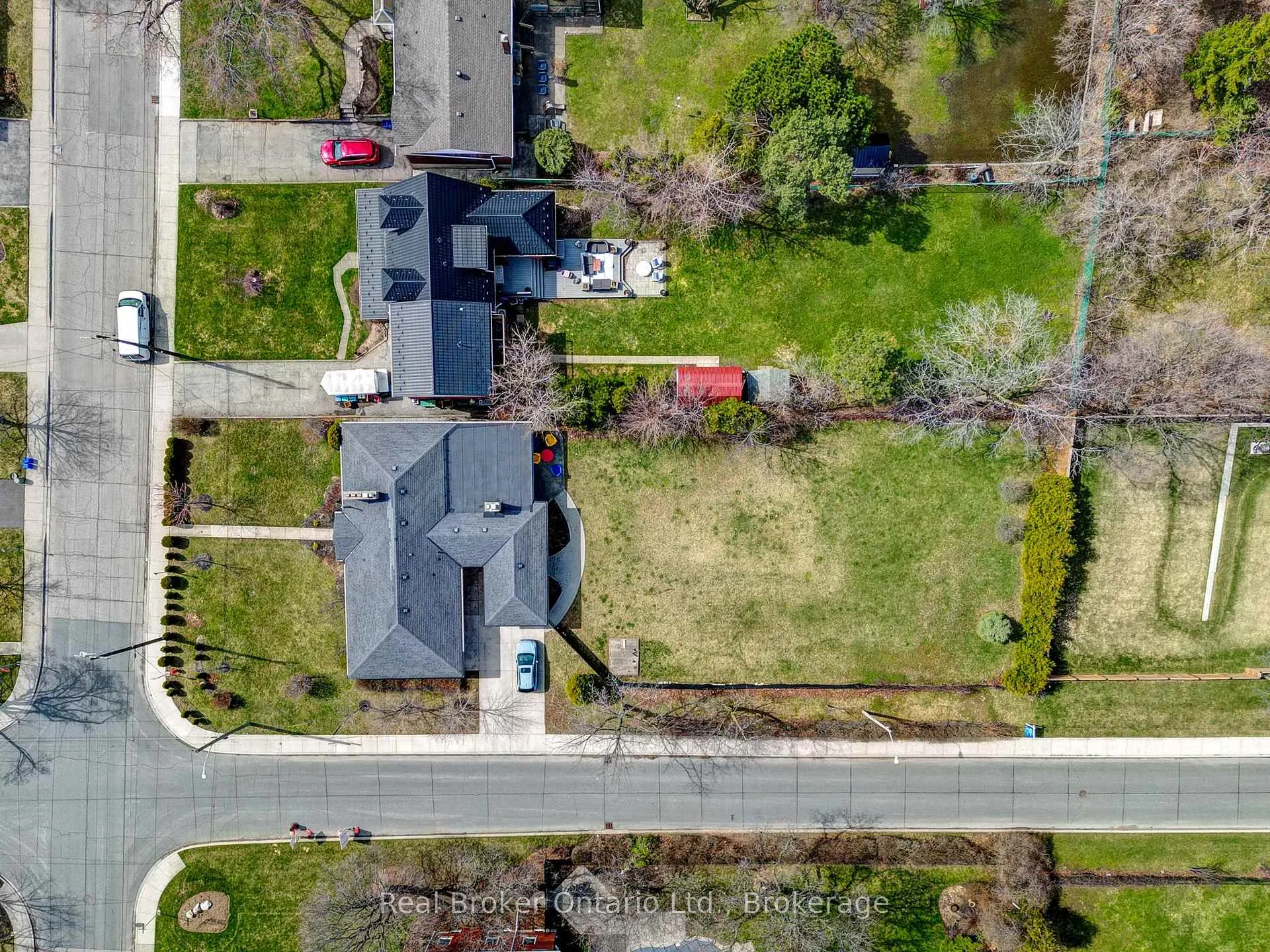 Photo 16 of 56 East 43Rd Street, Hamilton, Sunninghill — HOMEH