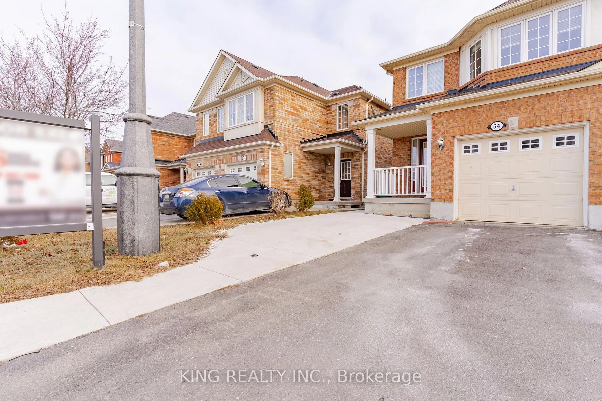 Photo 2 of 54 Coachlight Crescent S, Brampton, Vales of Castlemore — HOMEH