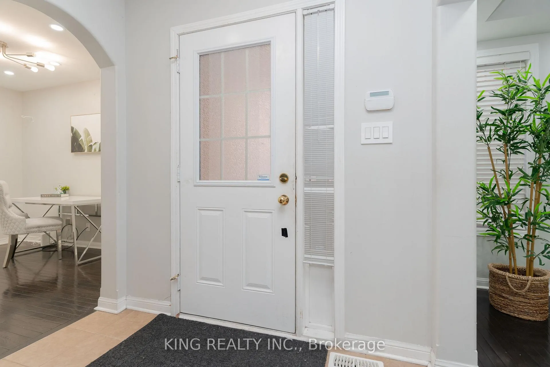 Photo 3 of 54 Coachlight Crescent S, Brampton, Vales of Castlemore — HOMEH