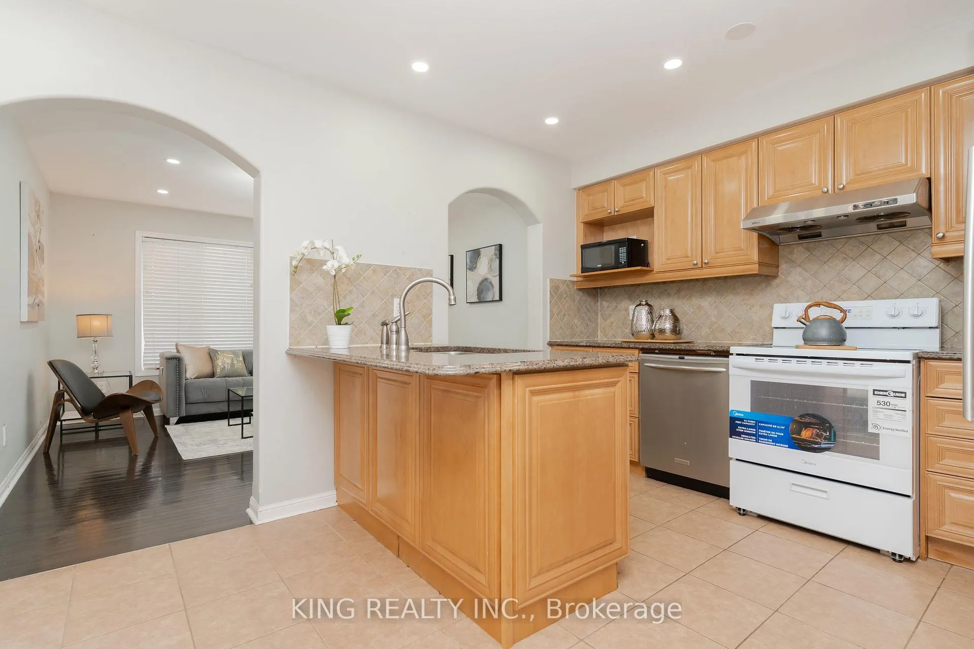 Photo 7 of 54 Coachlight Crescent S, Brampton, Vales of Castlemore — HOMEH