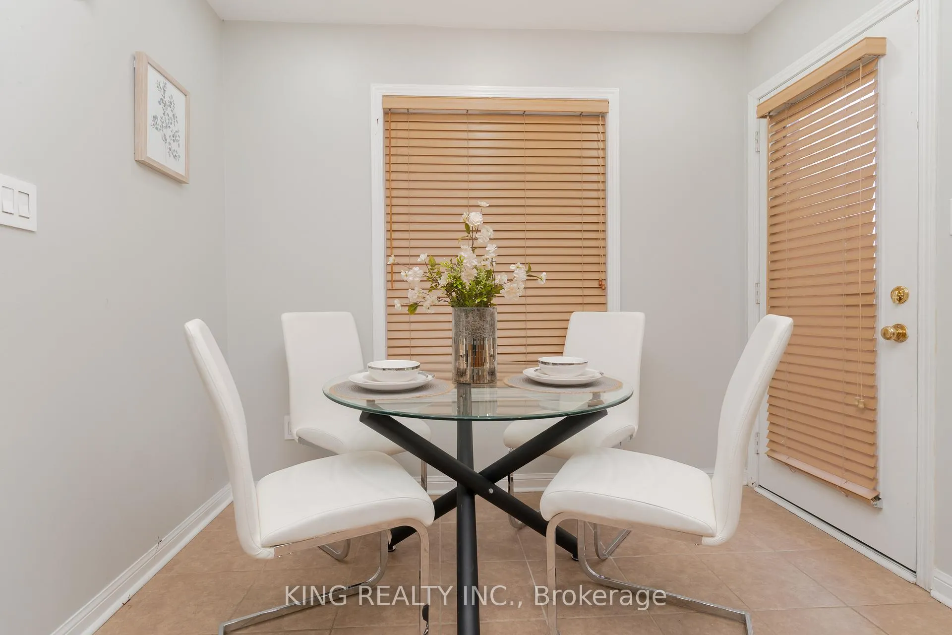 Photo 10 of 54 Coachlight Crescent S, Brampton, Vales of Castlemore — HOMEH