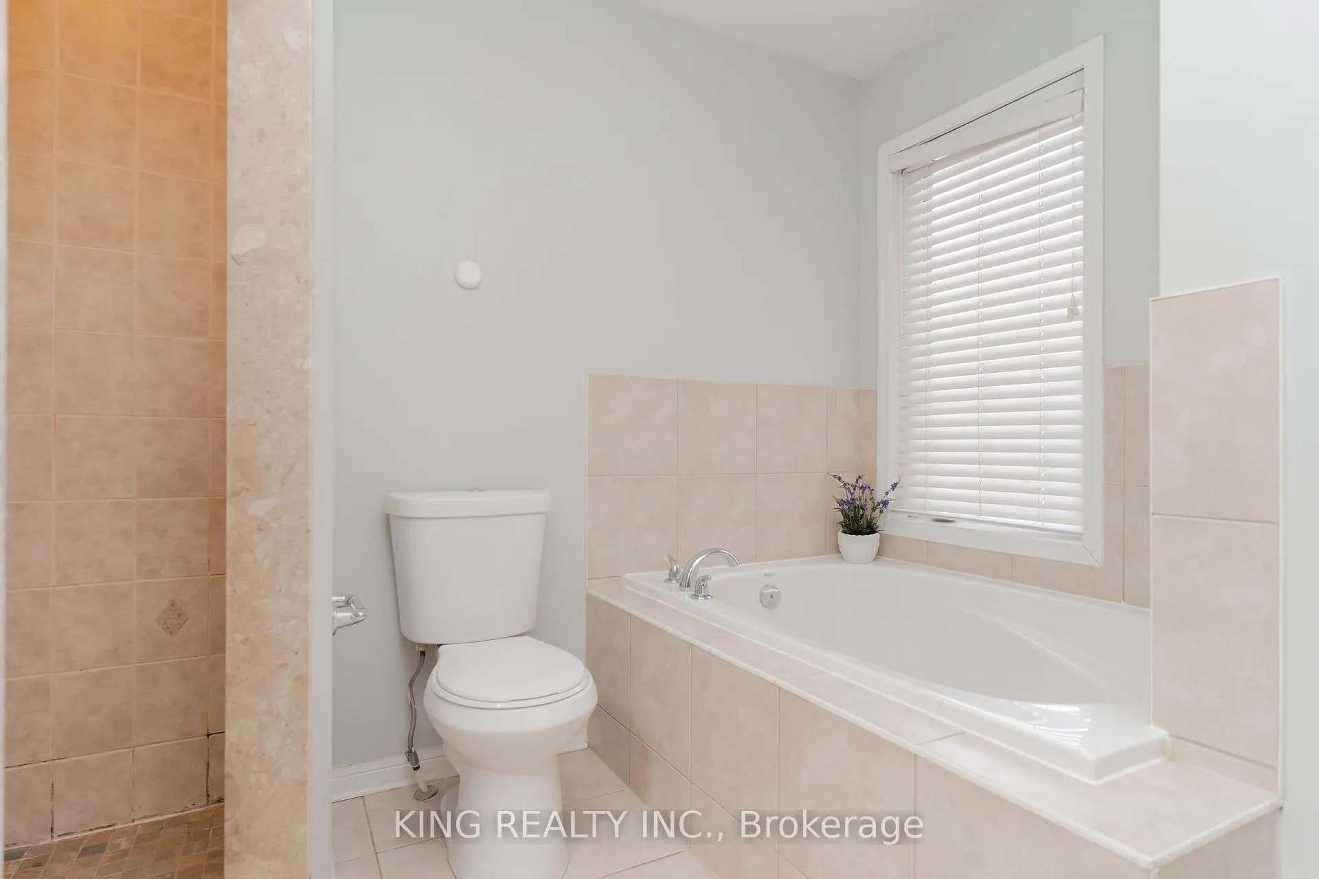 Photo 22 of 54 Coachlight Crescent S, Brampton, Vales of Castlemore — HOMEH