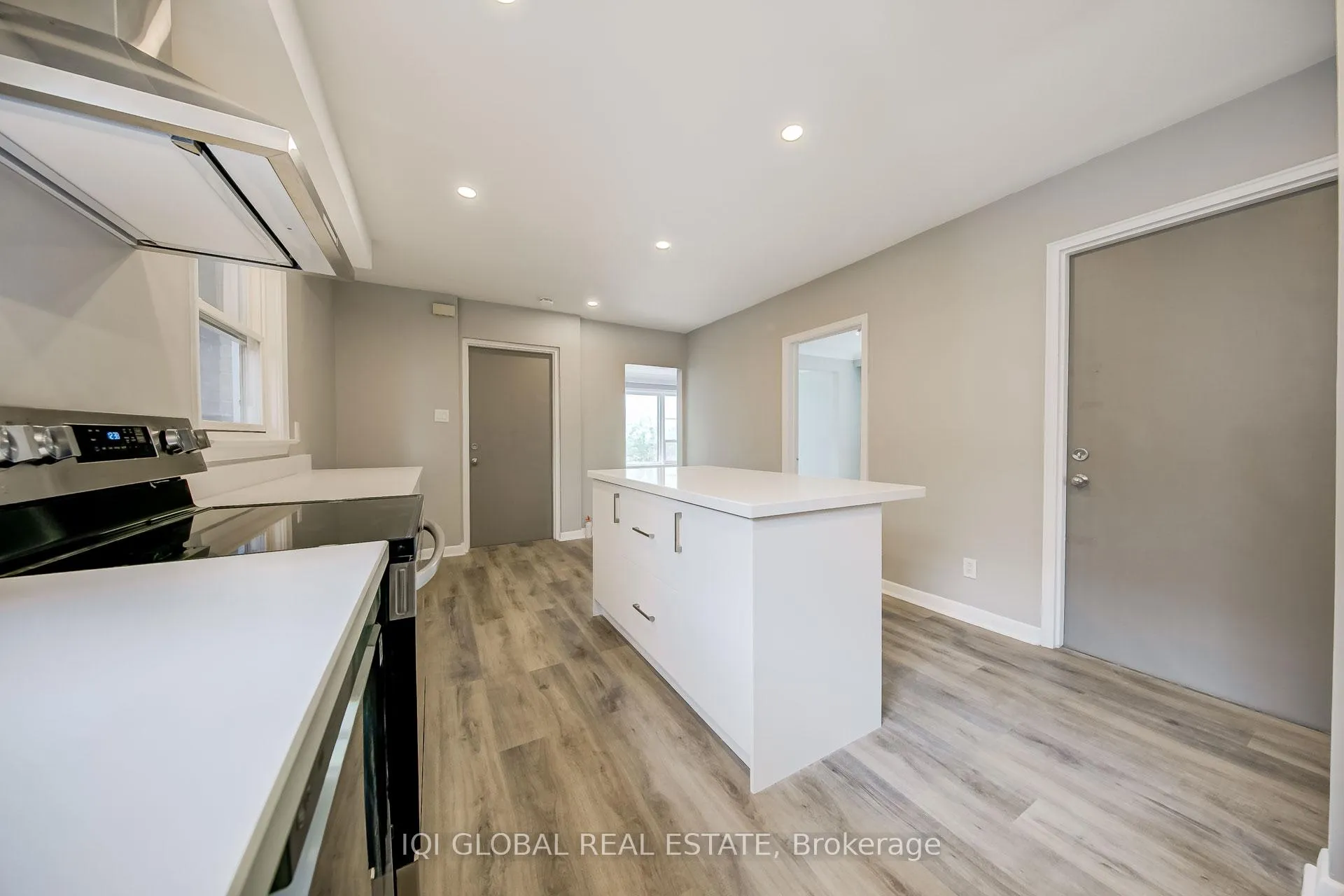 Photo 4 of Unit 2, 708 Euclid Avenue, Toronto, The Annex — HOMEH