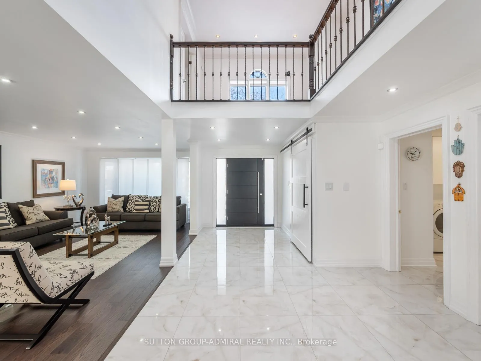 Photo 4 of 21 Lawrie Road, Vaughan, Beverley Glen — HOMEH