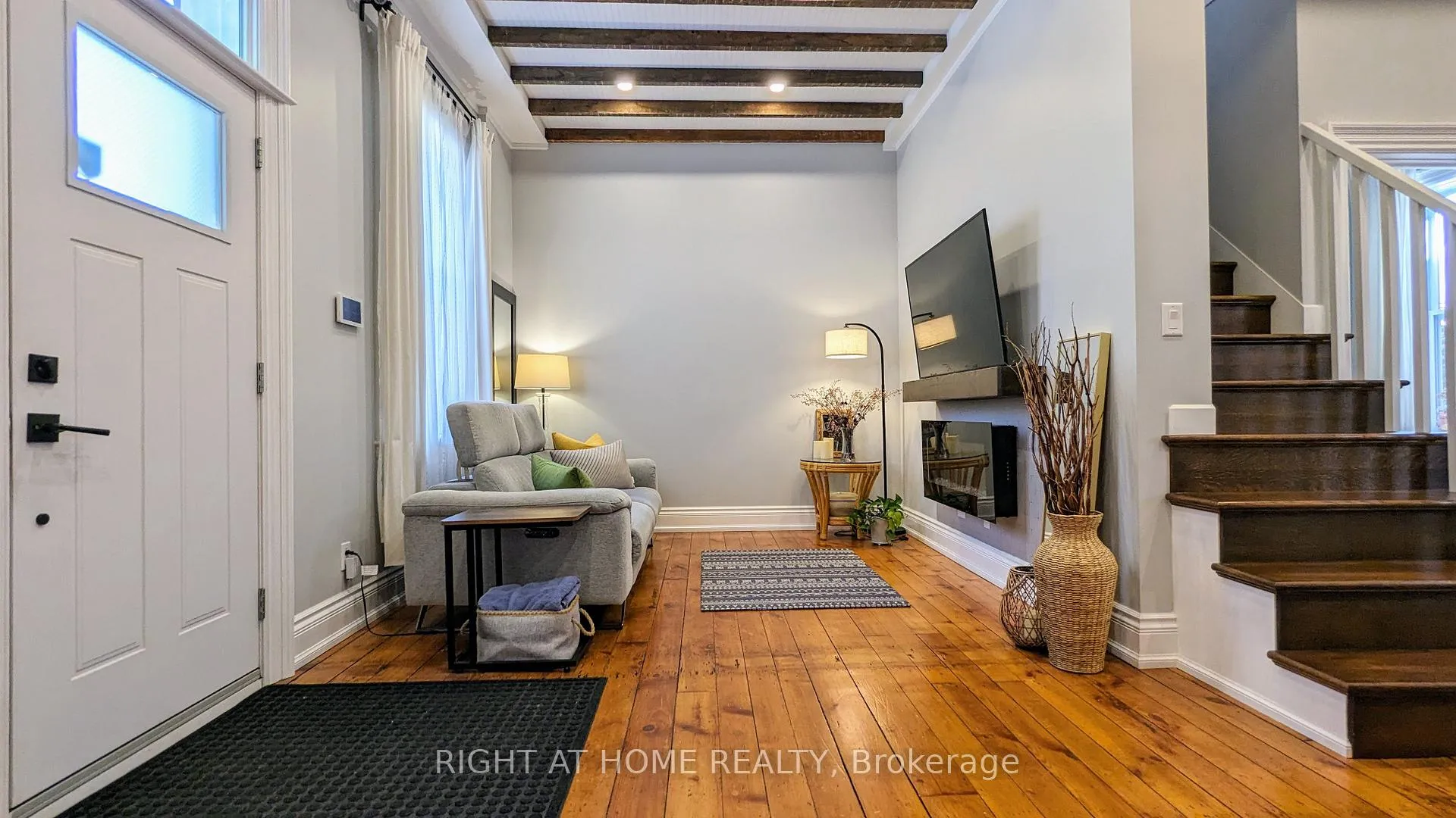 Photo 3 of 428 King William Street, Hamilton, Landsdale — HOMEH