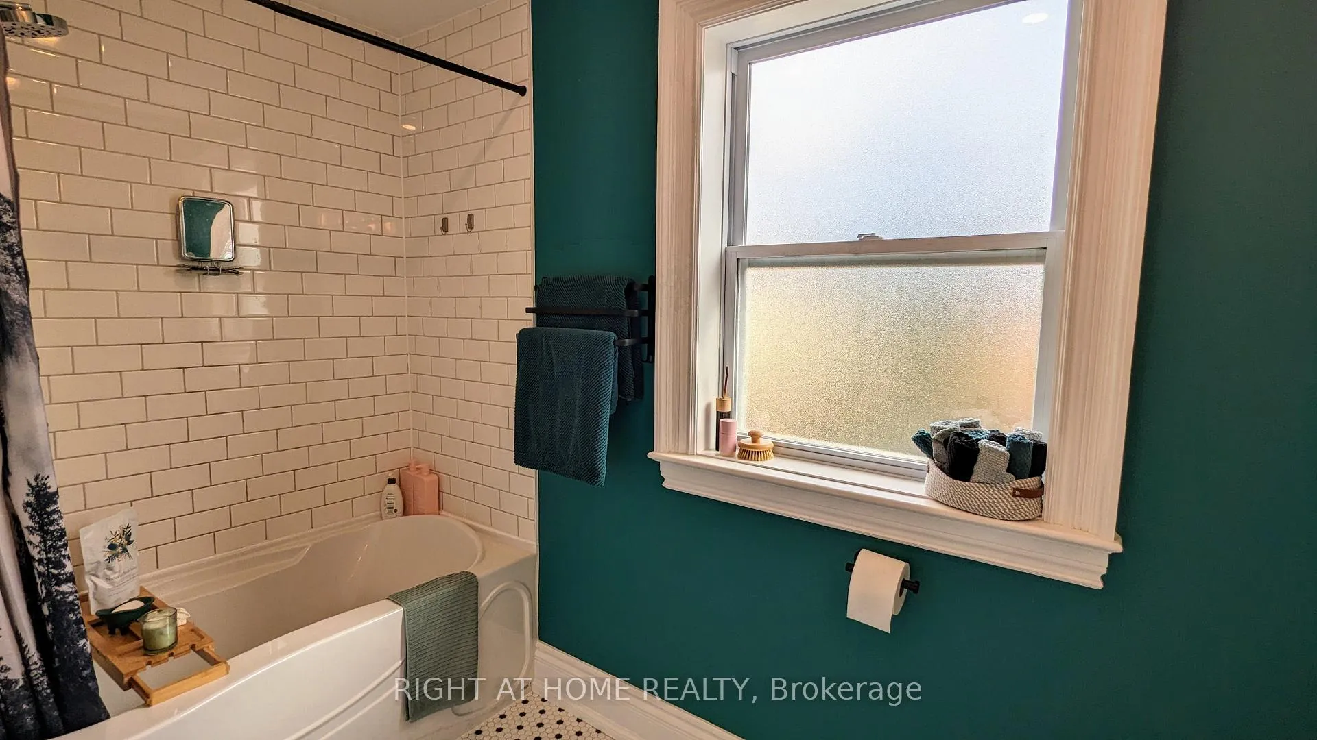 Photo 26 of 428 King William Street, Hamilton, Landsdale — HOMEH