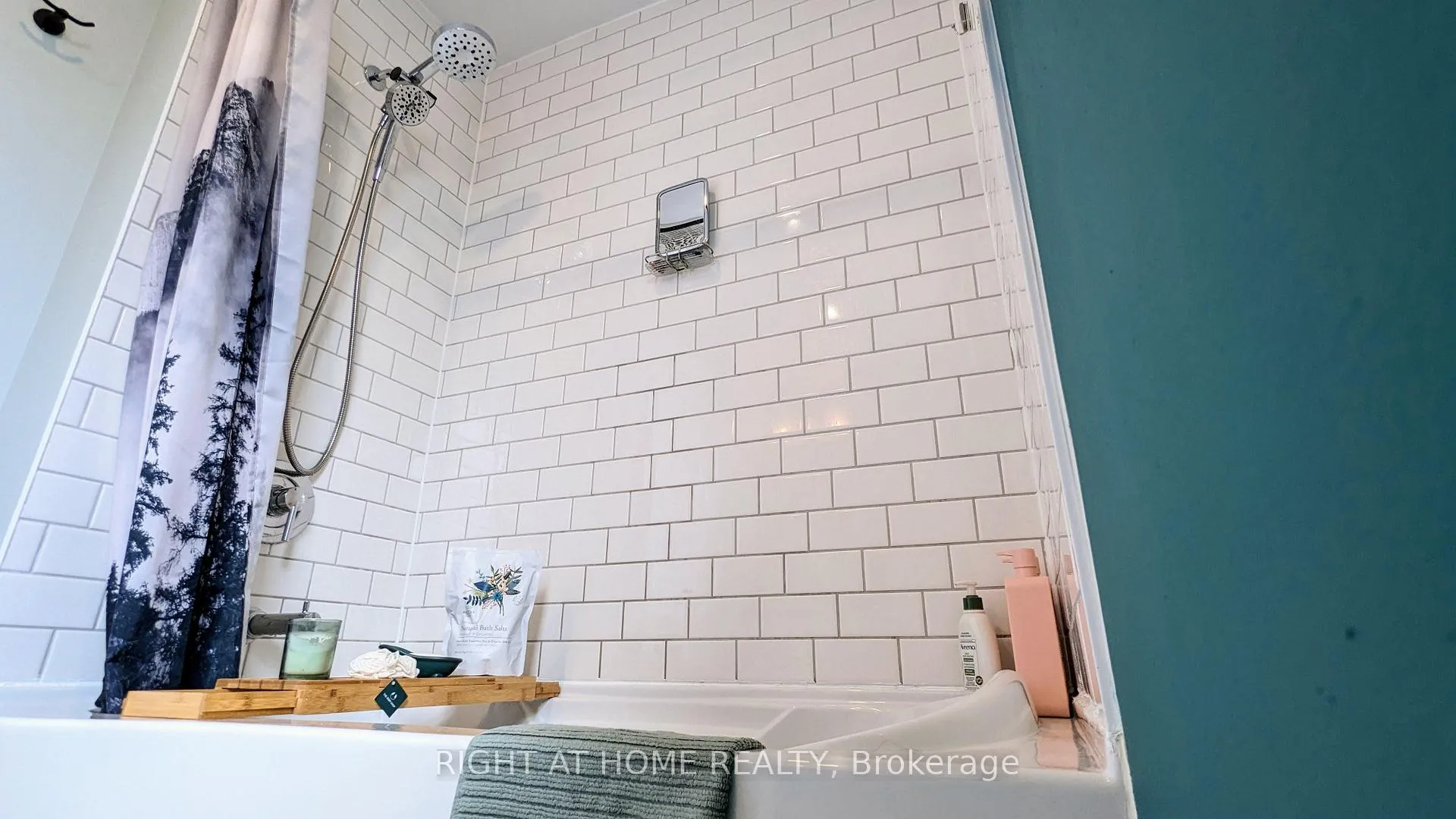 Photo 27 of 428 King William Street, Hamilton, Landsdale — HOMEH