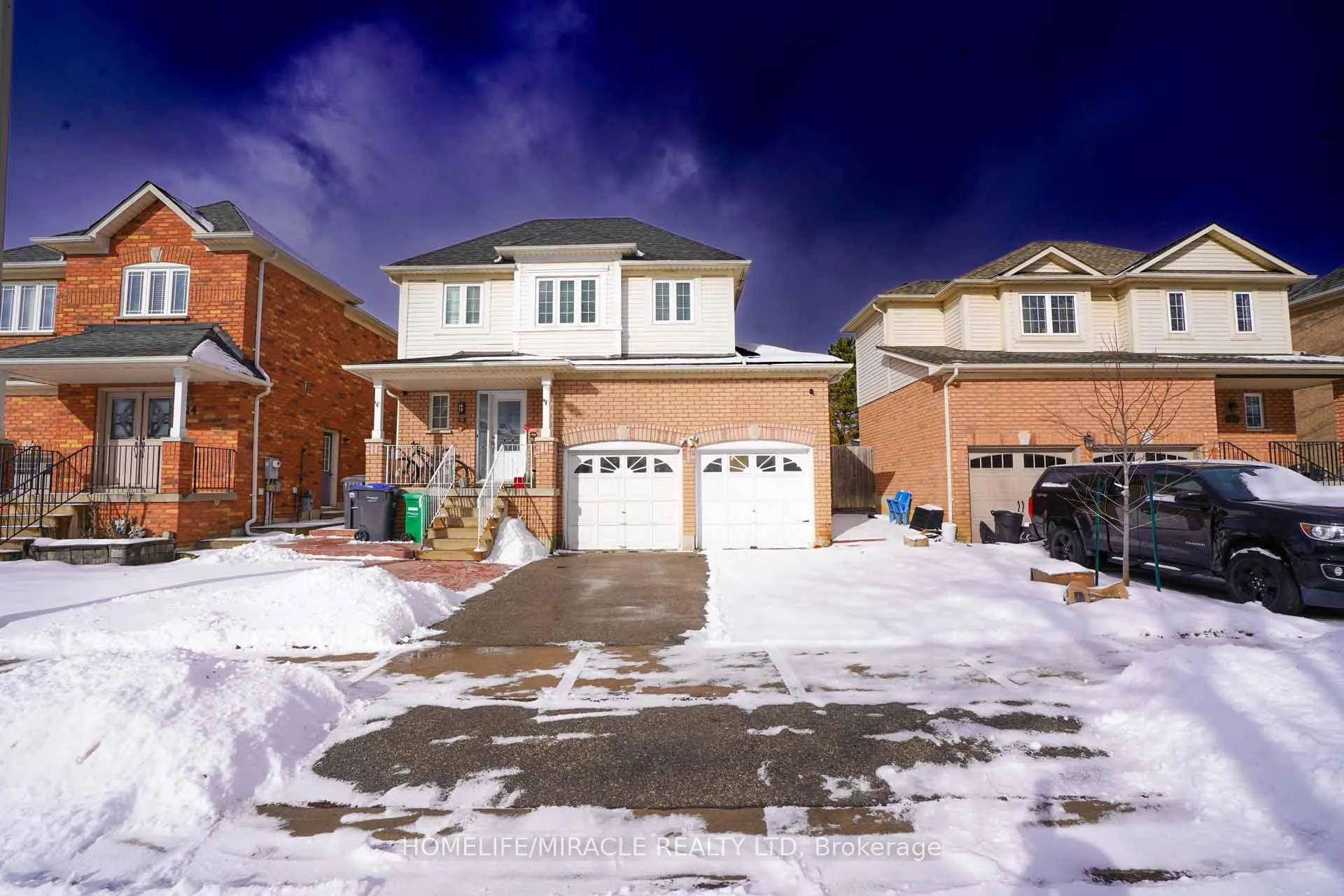 Front of Unit #Lower, 22 Courtsfield Crescent
