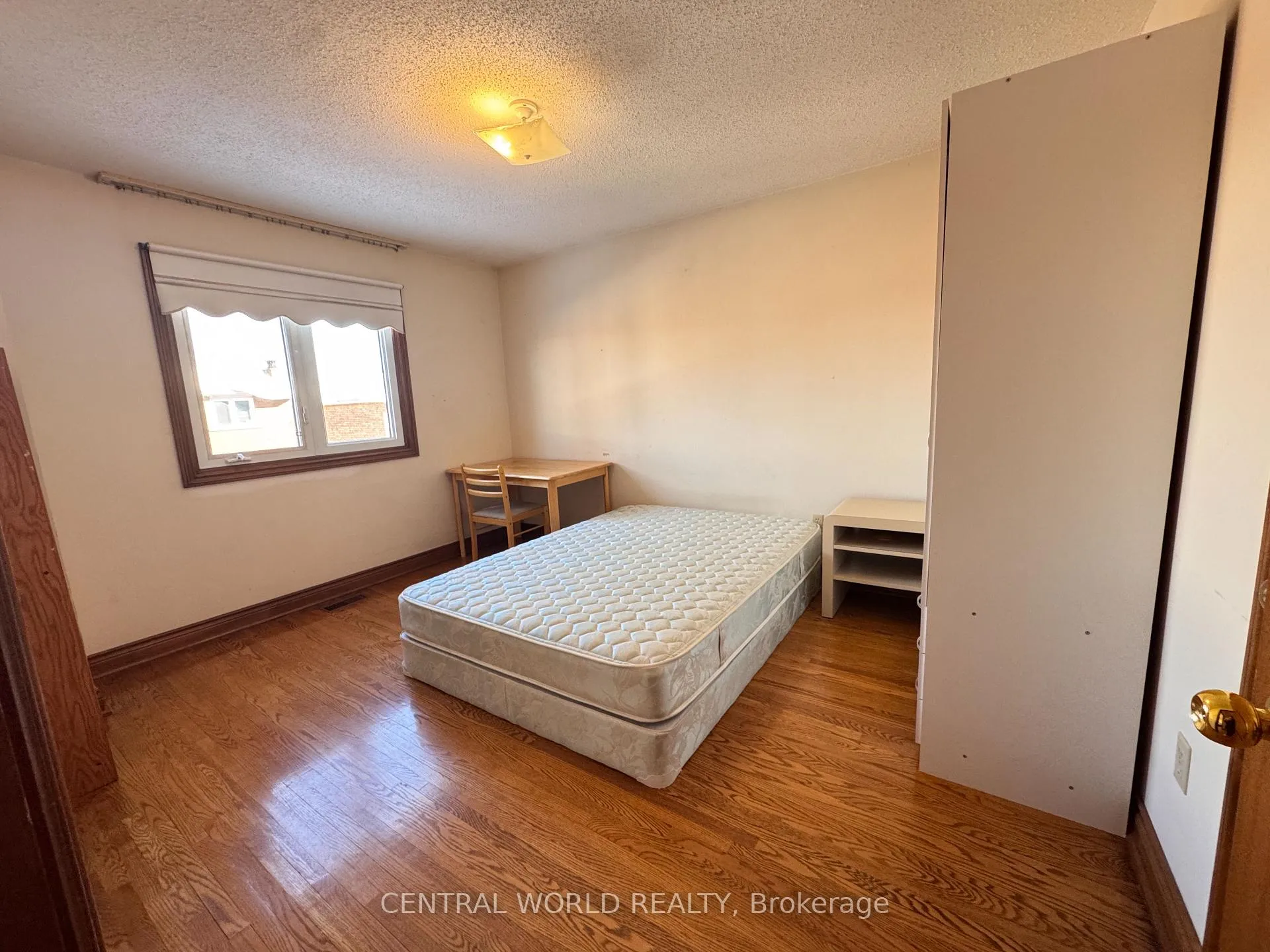 Photo 5 of Unit (2ND), 35 Joycedale Street, Markham, Middlefield — HOMEH