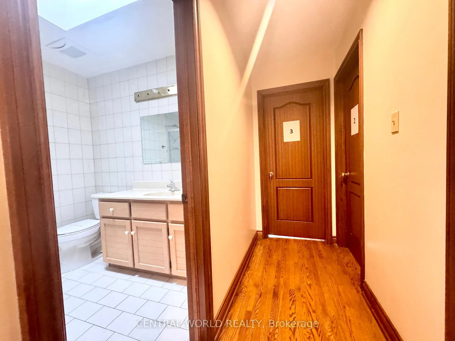 Photo 7 of Unit (2ND), 35 Joycedale Street, Markham, Middlefield — HOMEH