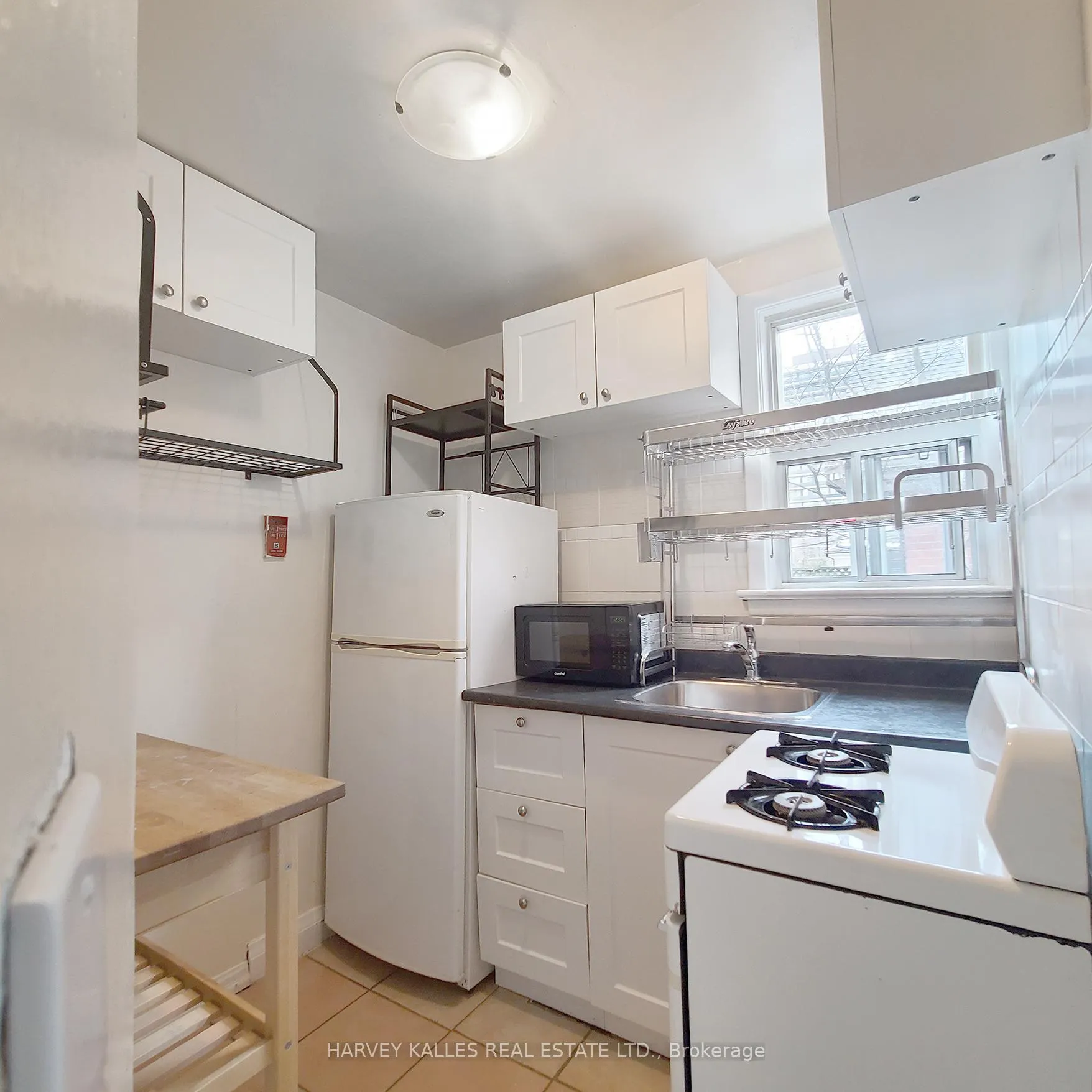 Photo 6 of Unit 207, 7 Admiral Road, Toronto, The Annex — HOMEH