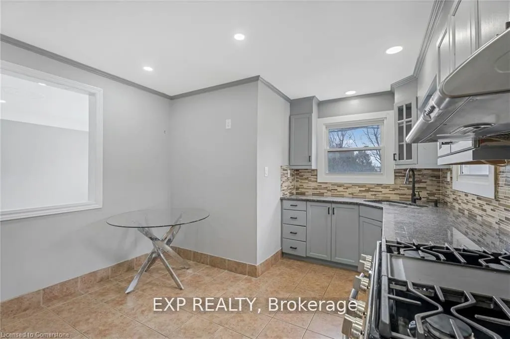 Photo 9 of 494 East 37th Street, Hamilton, Macassa — HOMEH