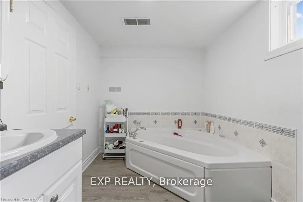 Photo 22 of 494 East 37th Street, Hamilton, Macassa — HOMEH