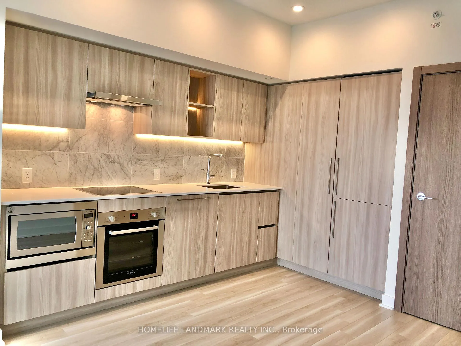 Photo 3 of Unit 4116, 19 Bathurst Street, Toronto, Waterfront Communities — HOMEH