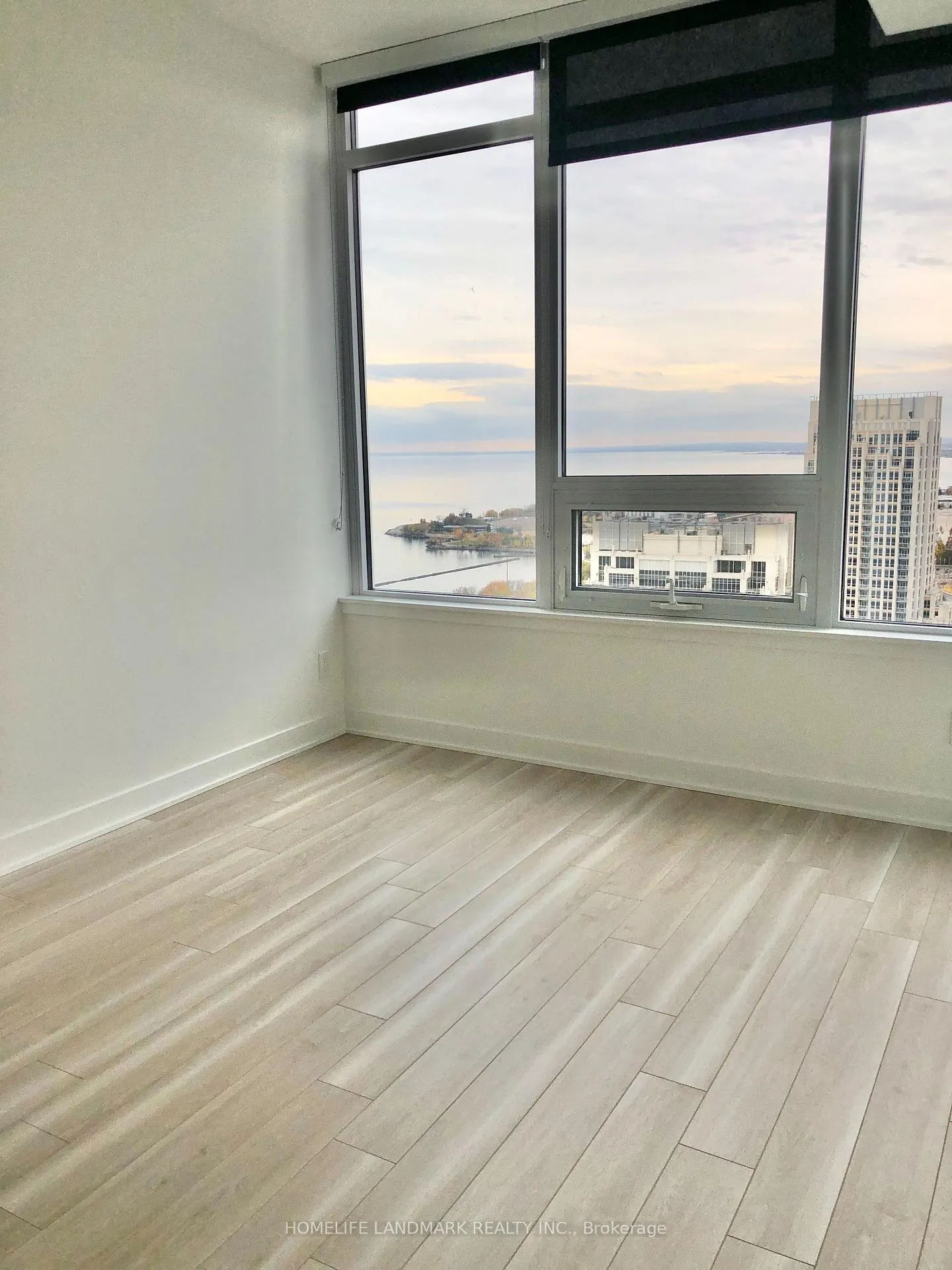Photo 5 of Unit 4116, 19 Bathurst Street, Toronto, Waterfront Communities — HOMEH