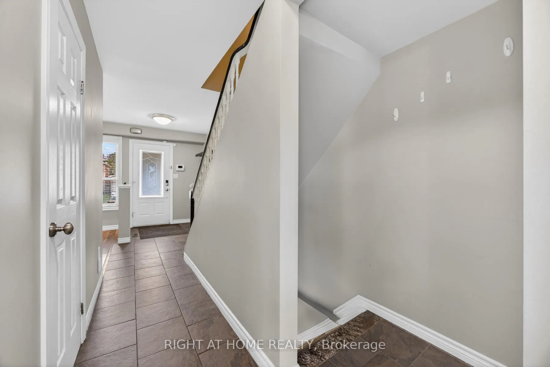 Photo 5 of 47 Woodward Crescent, Ajax, Central — HOMEH