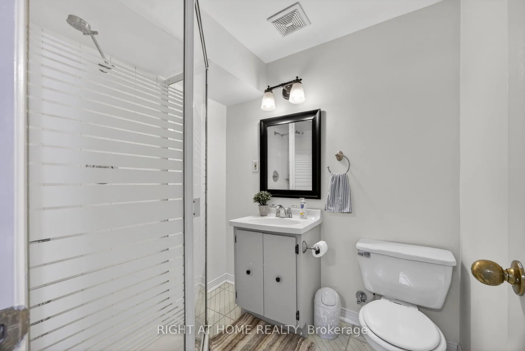 Photo 32 of 47 Woodward Crescent, Ajax, Central — HOMEH