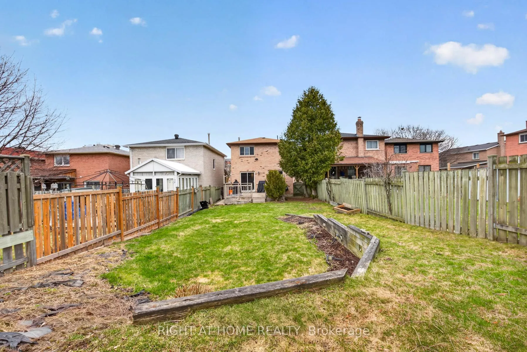 Photo 41 of 47 Woodward Crescent, Ajax, Central — HOMEH