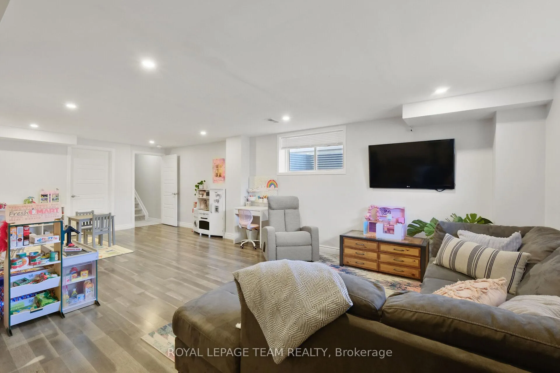Photo 45 of 194 Kimpton Drive, Ottawa, Stittsville (North) — HOMEH