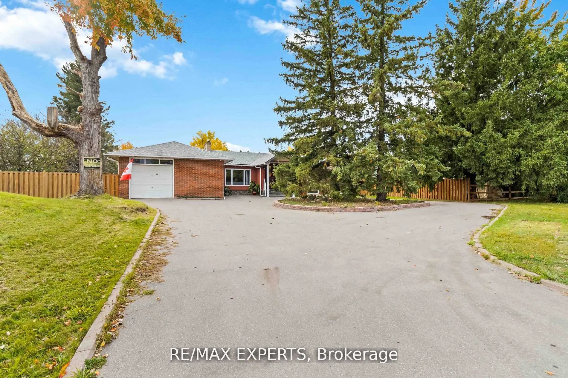 Photo 3 of 20 Leonard Road, King, Schomberg — HOMEH