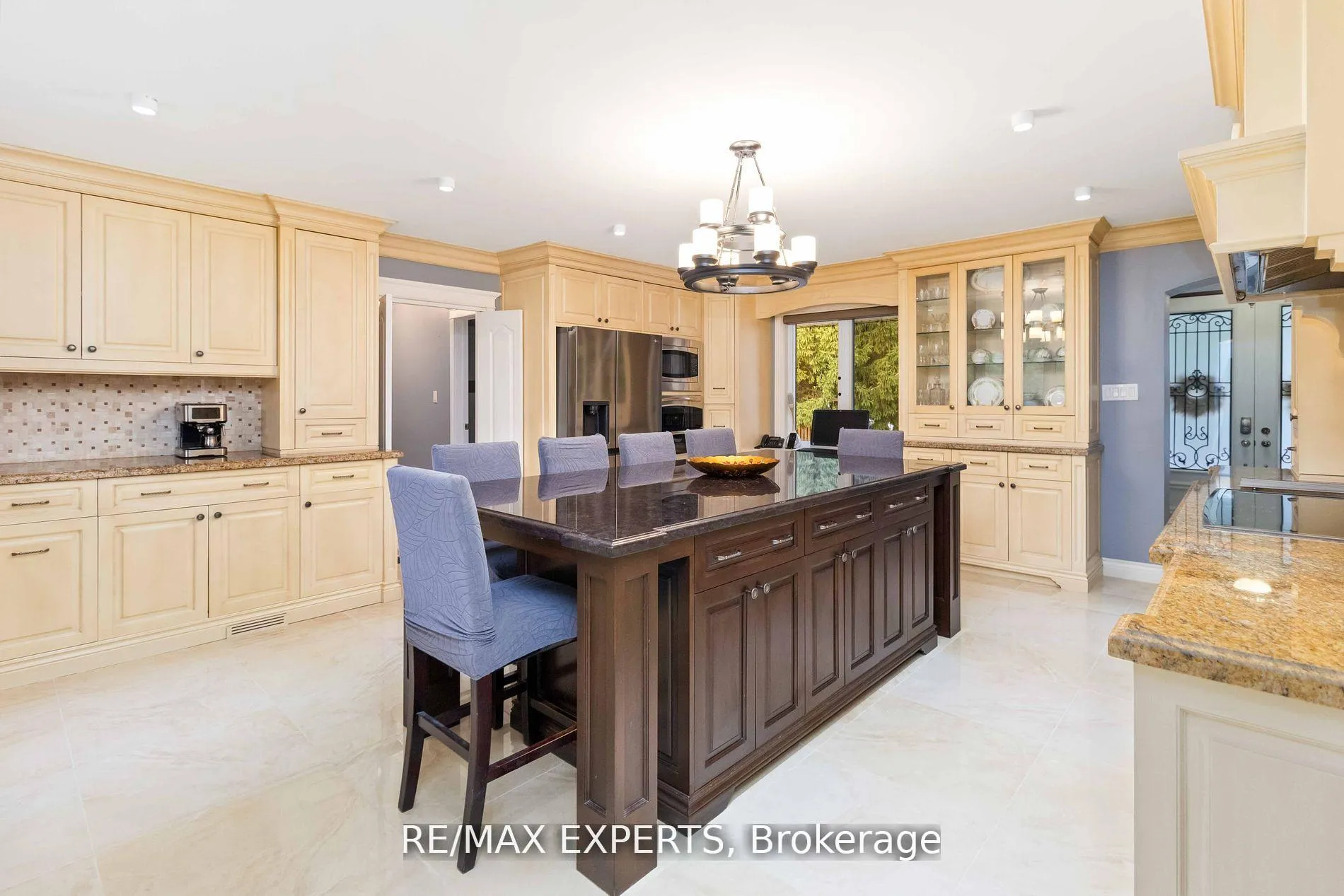 Photo 5 of 20 Leonard Road, King, Schomberg — HOMEH