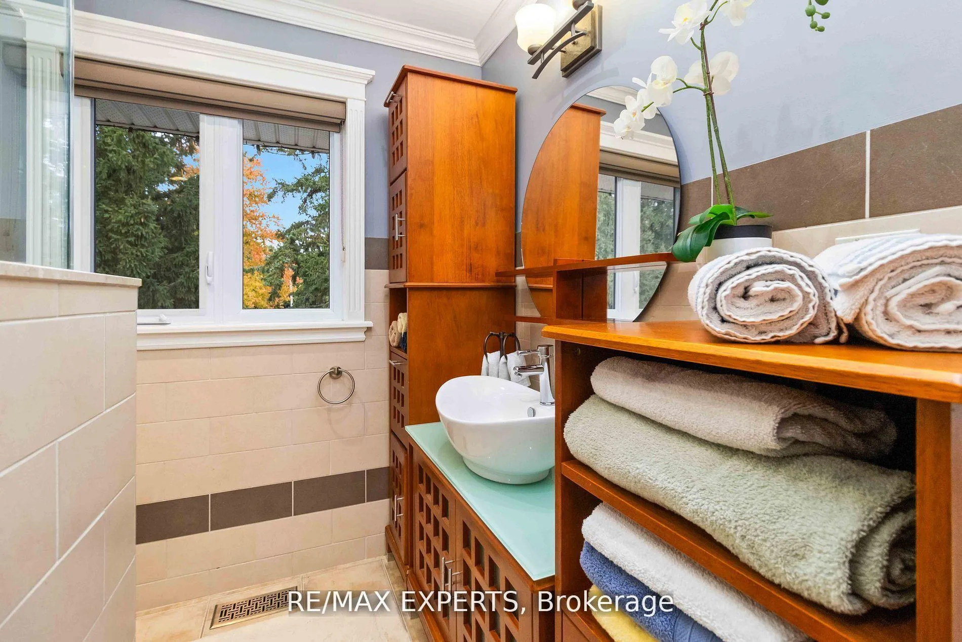 Photo 10 of 20 Leonard Road, King, Schomberg — HOMEH
