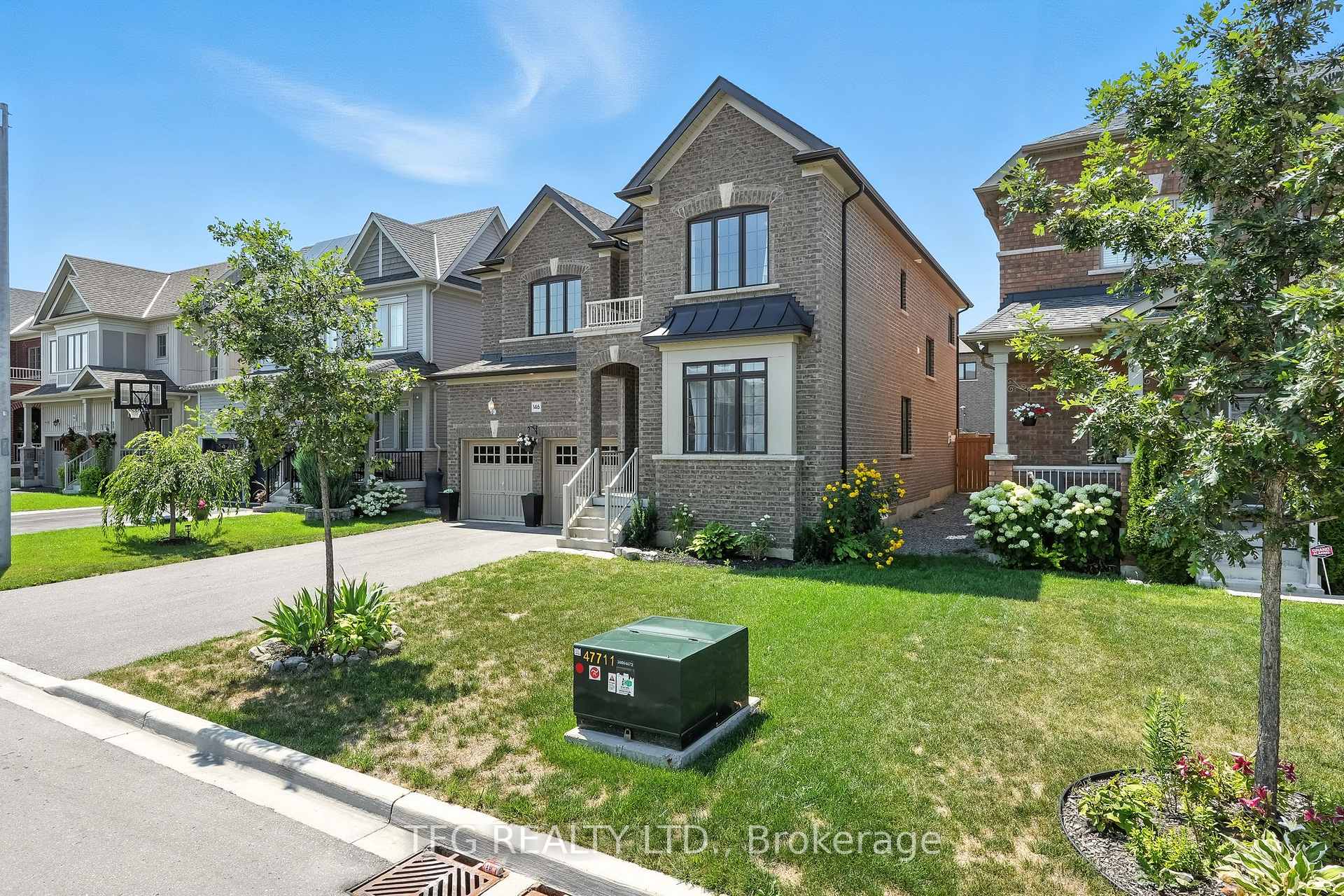 Photo 2 of 146 Crombie Street, Clarington, Bowmanville — HOMEH