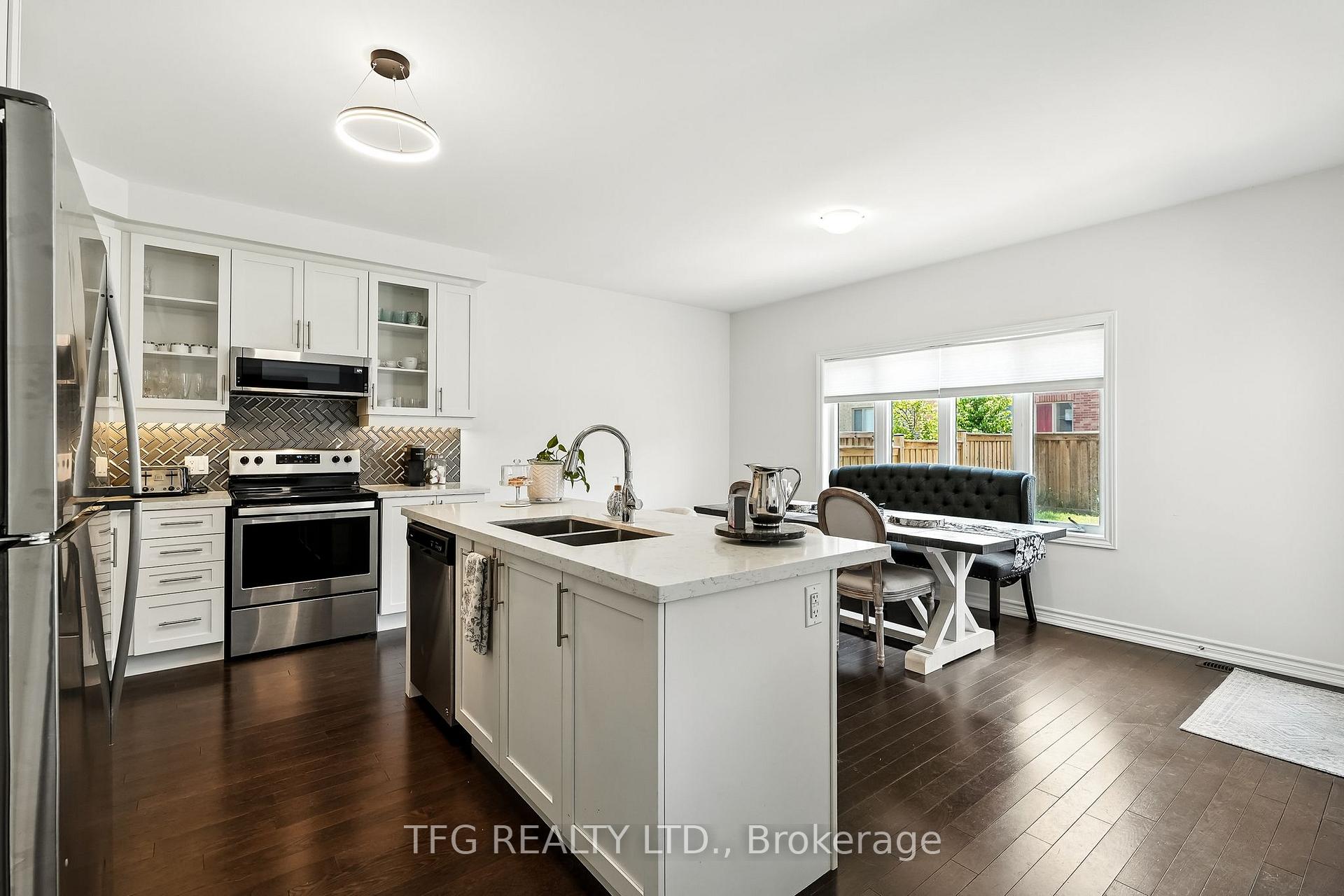 Photo 17 of 146 Crombie Street, Clarington, Bowmanville — HOMEH