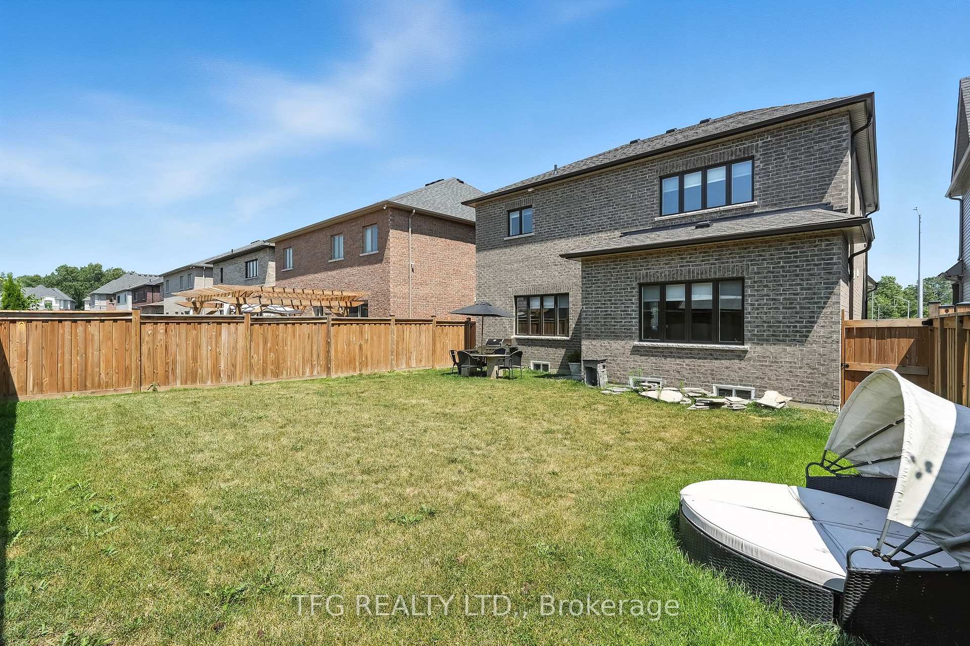 Photo 36 of 146 Crombie Street, Clarington, Bowmanville — HOMEH