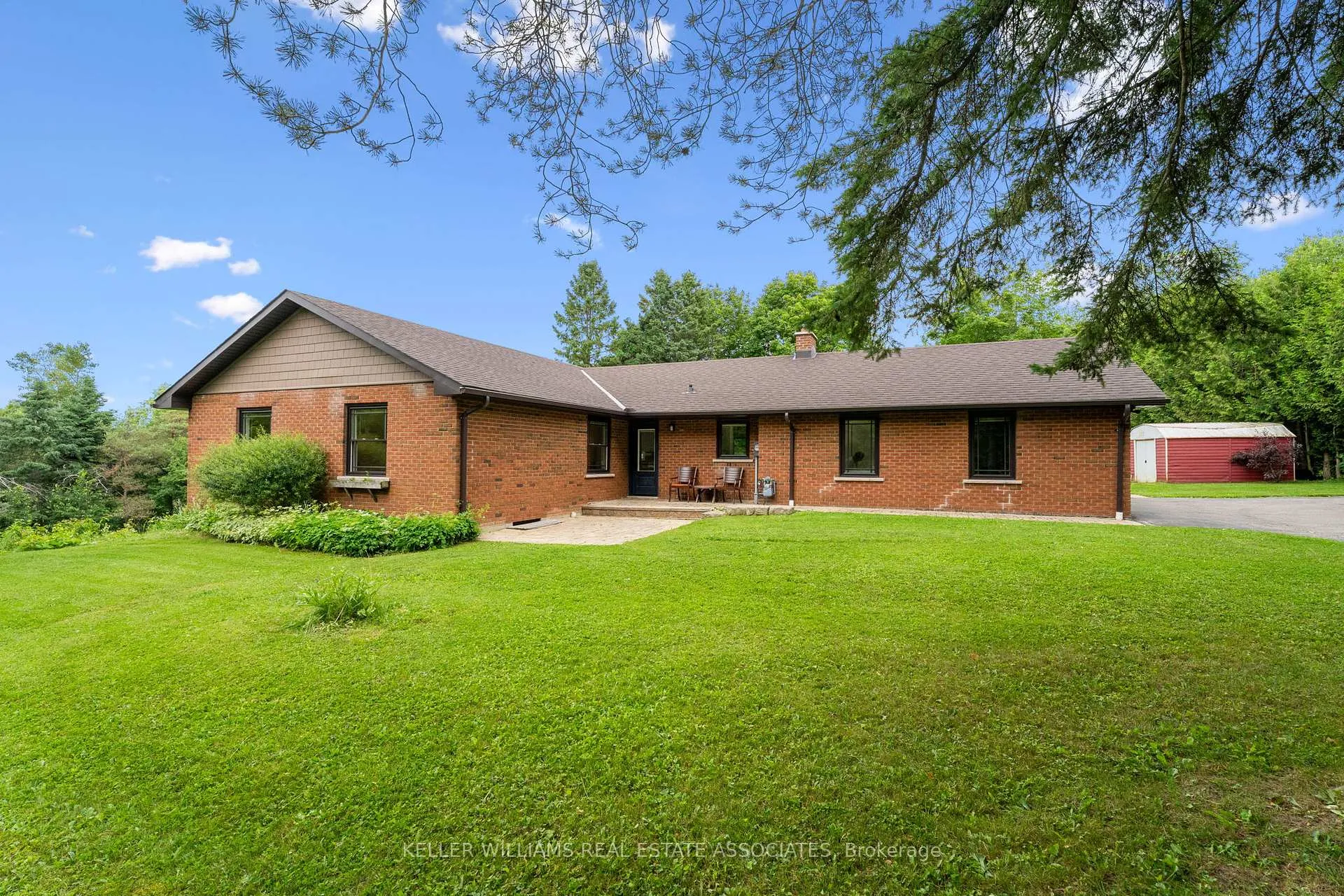 Photo 1 of 6 Cedar Place, Amaranth, Rural Amaranth — HOMEH
