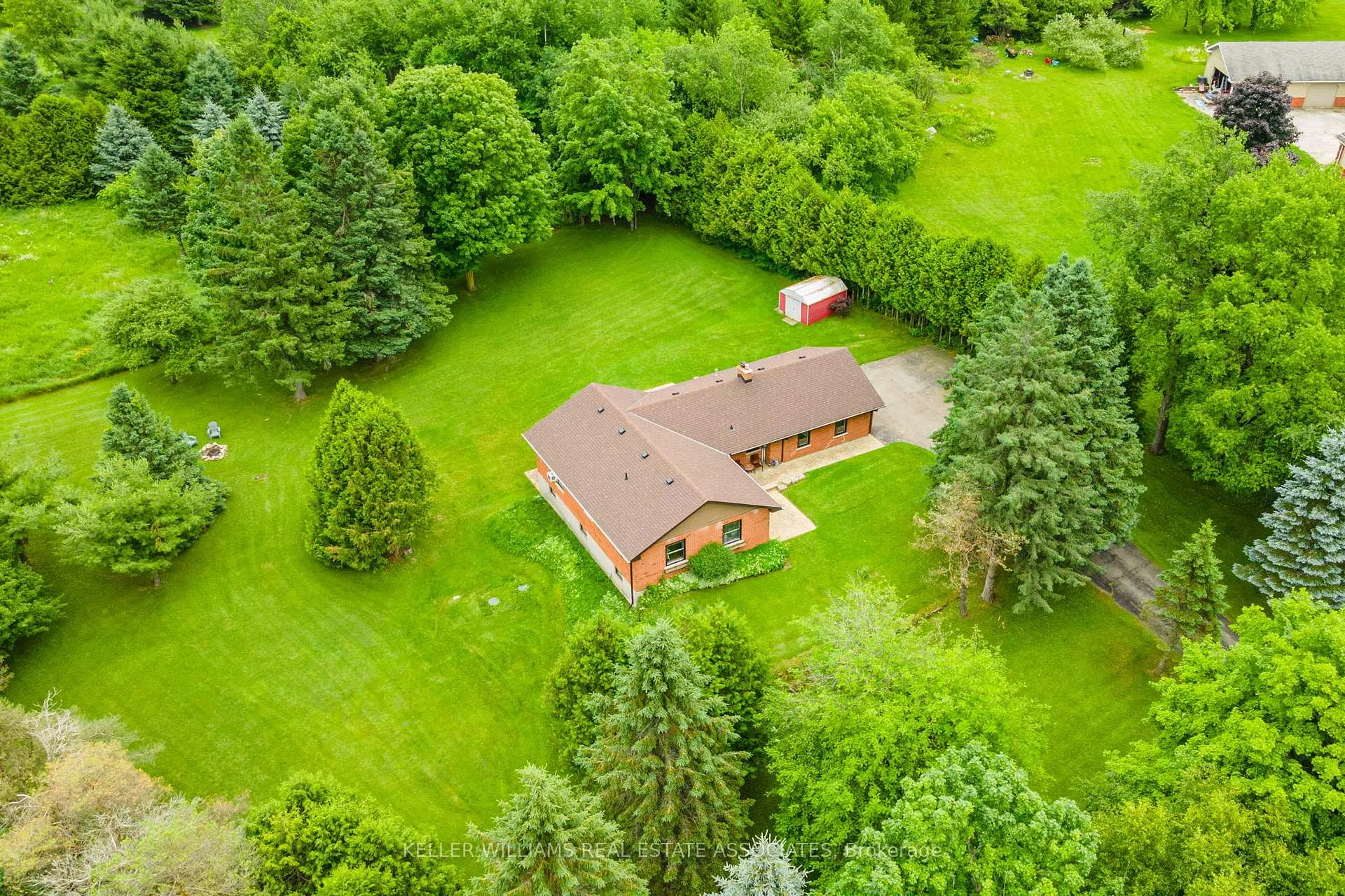 Photo 6 of 6 Cedar Place, Amaranth, Rural Amaranth — HOMEH