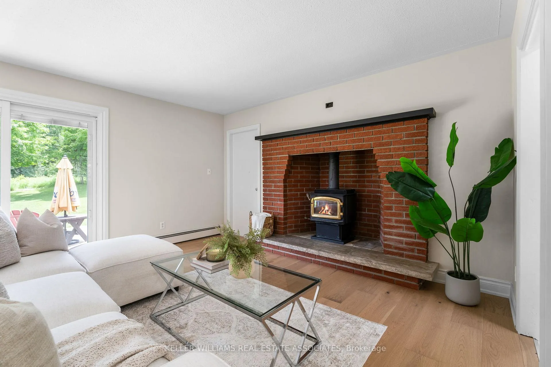 Photo 14 of 6 Cedar Place, Amaranth, Rural Amaranth — HOMEH