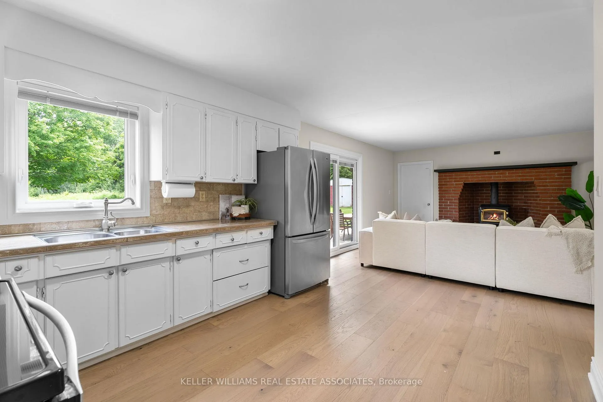 Photo 18 of 6 Cedar Place, Amaranth, Rural Amaranth — HOMEH