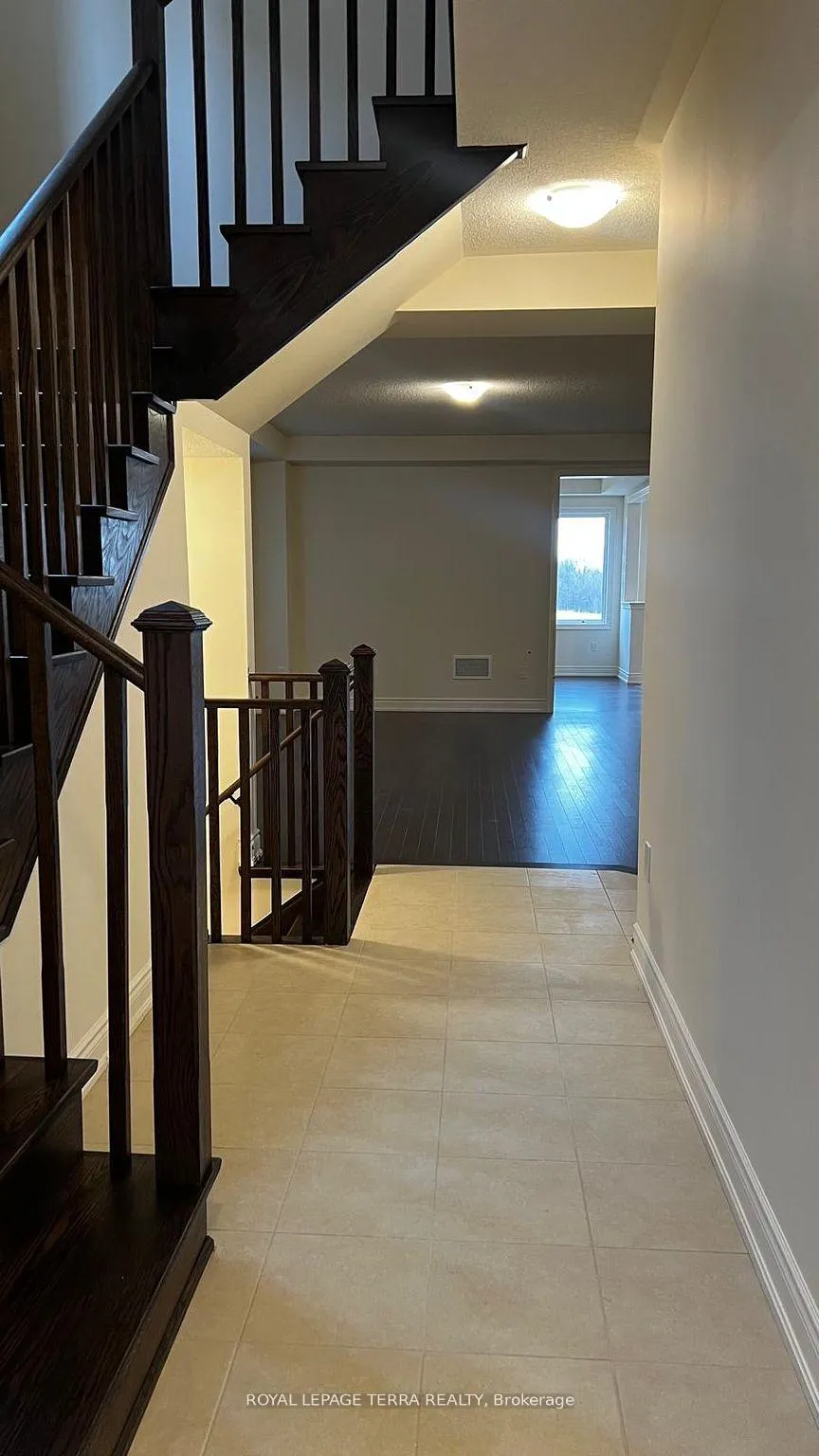 Photo 5 of 29 Bloomfield Cres Drive, Cambridge — HOMEH