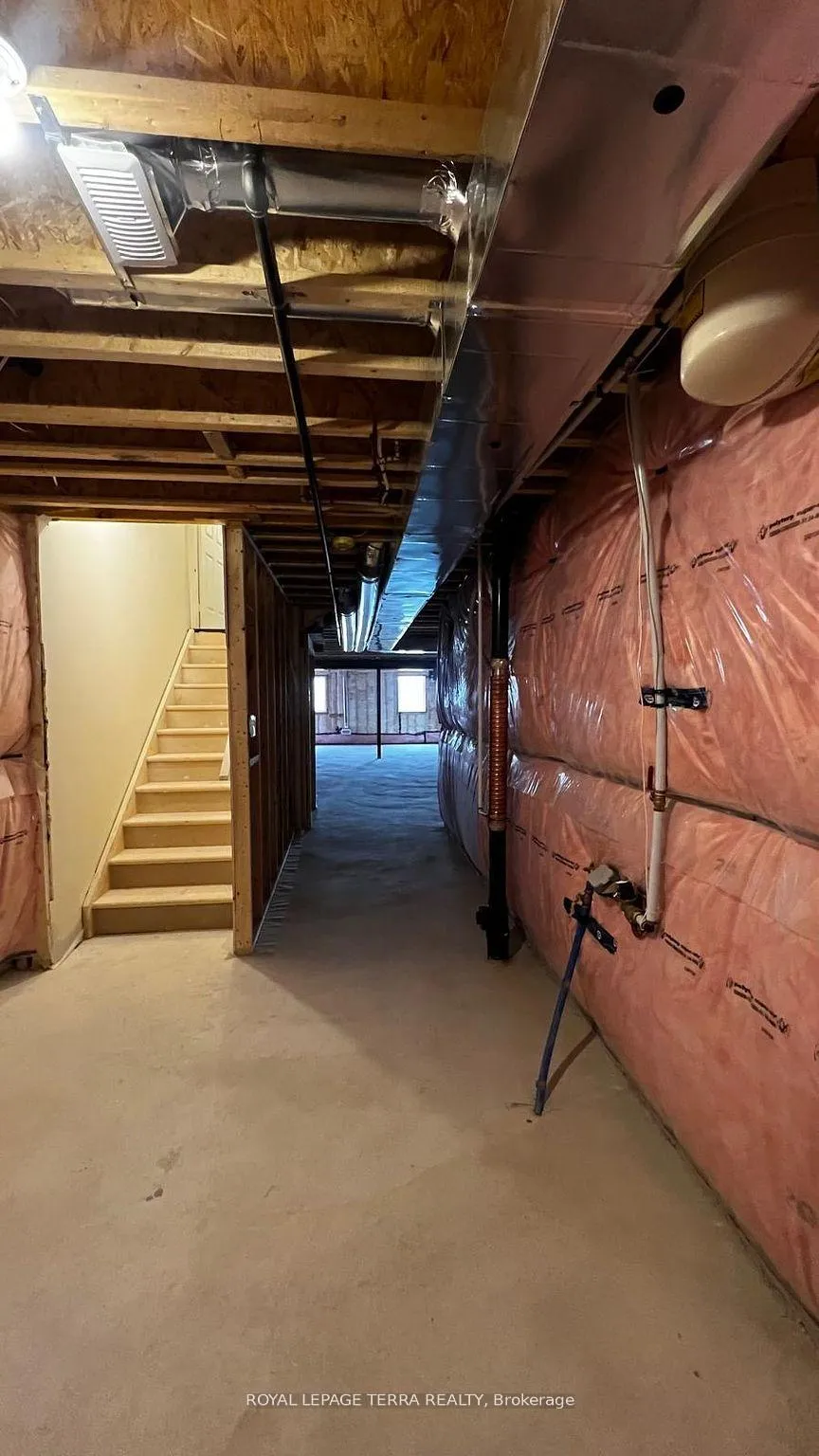 Photo 14 of 29 Bloomfield Cres Drive, Cambridge — HOMEH