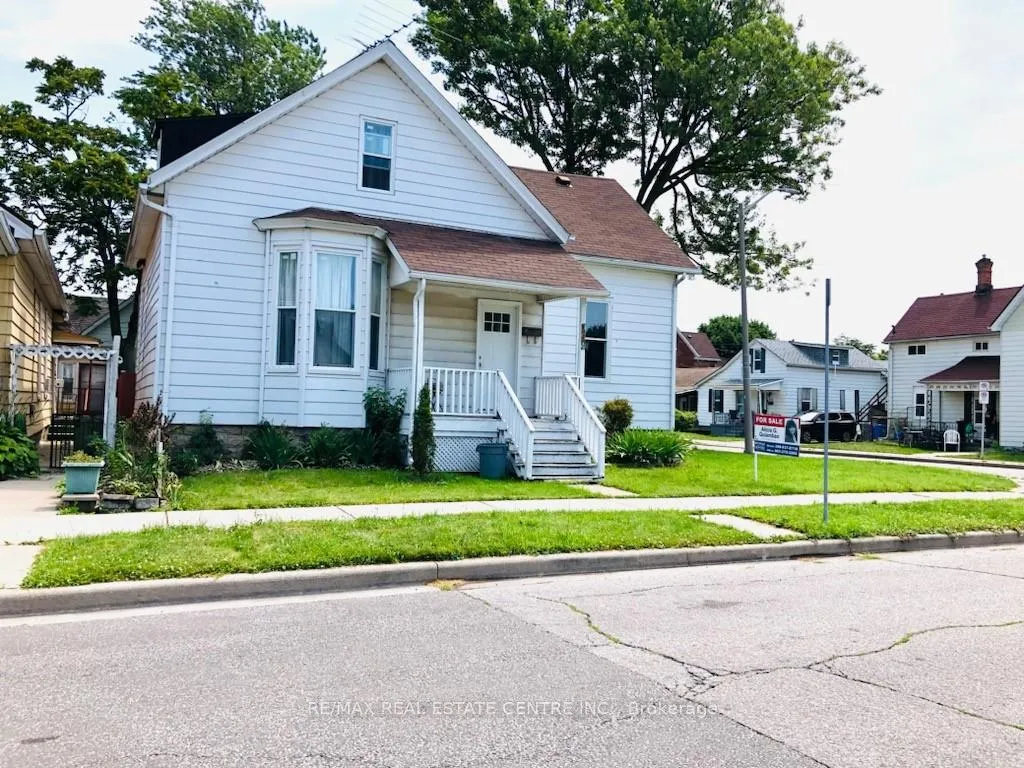 Photo 1 of 294 Louis Avenue E, Windsor — HOMEH