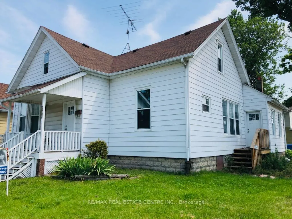 Photo 2 of 294 Louis Avenue E, Windsor — HOMEH
