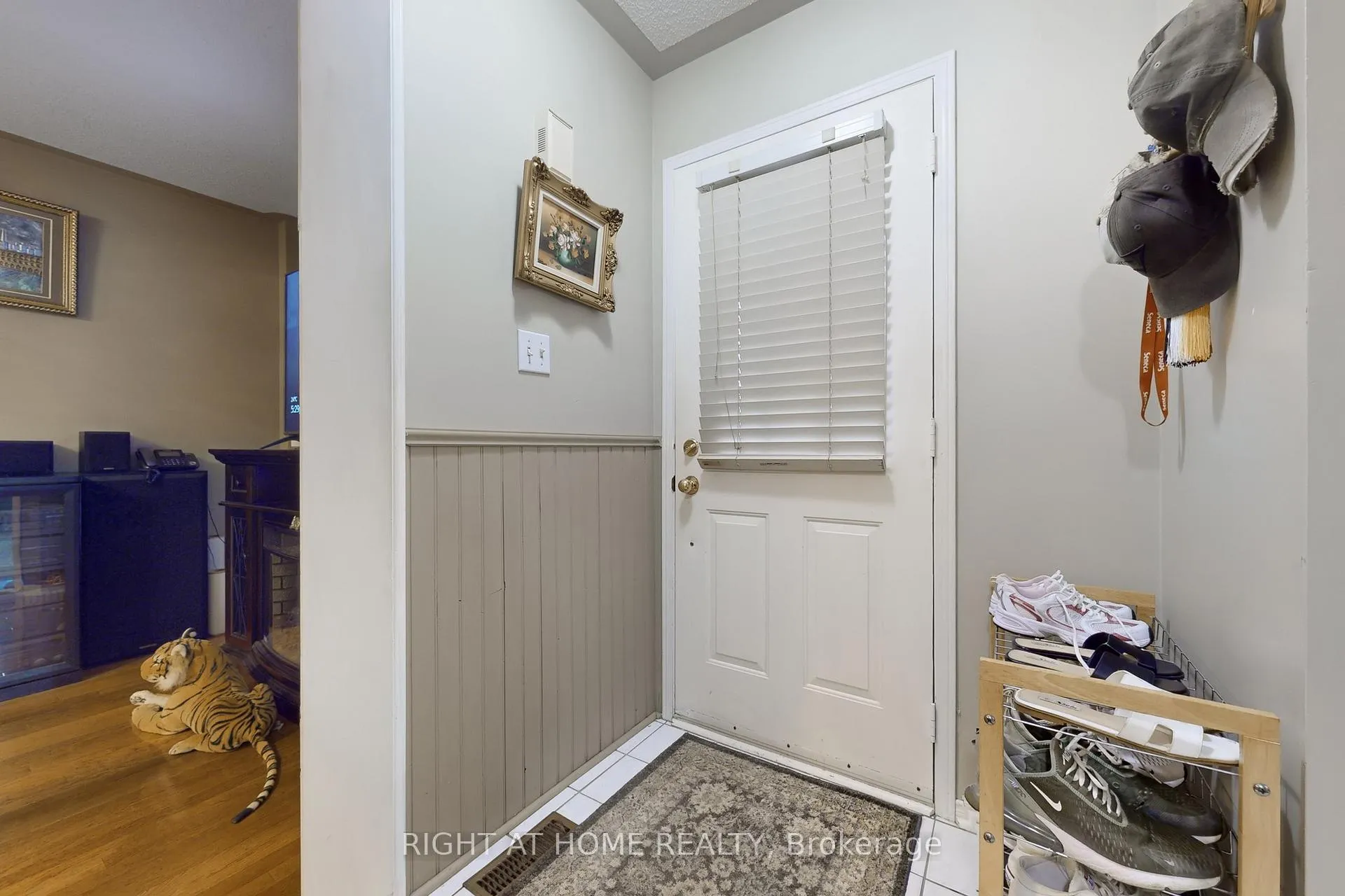 Photo 10 of 1121 Ridgemount Boulevard, Oshawa, Pinecrest — HOMEH