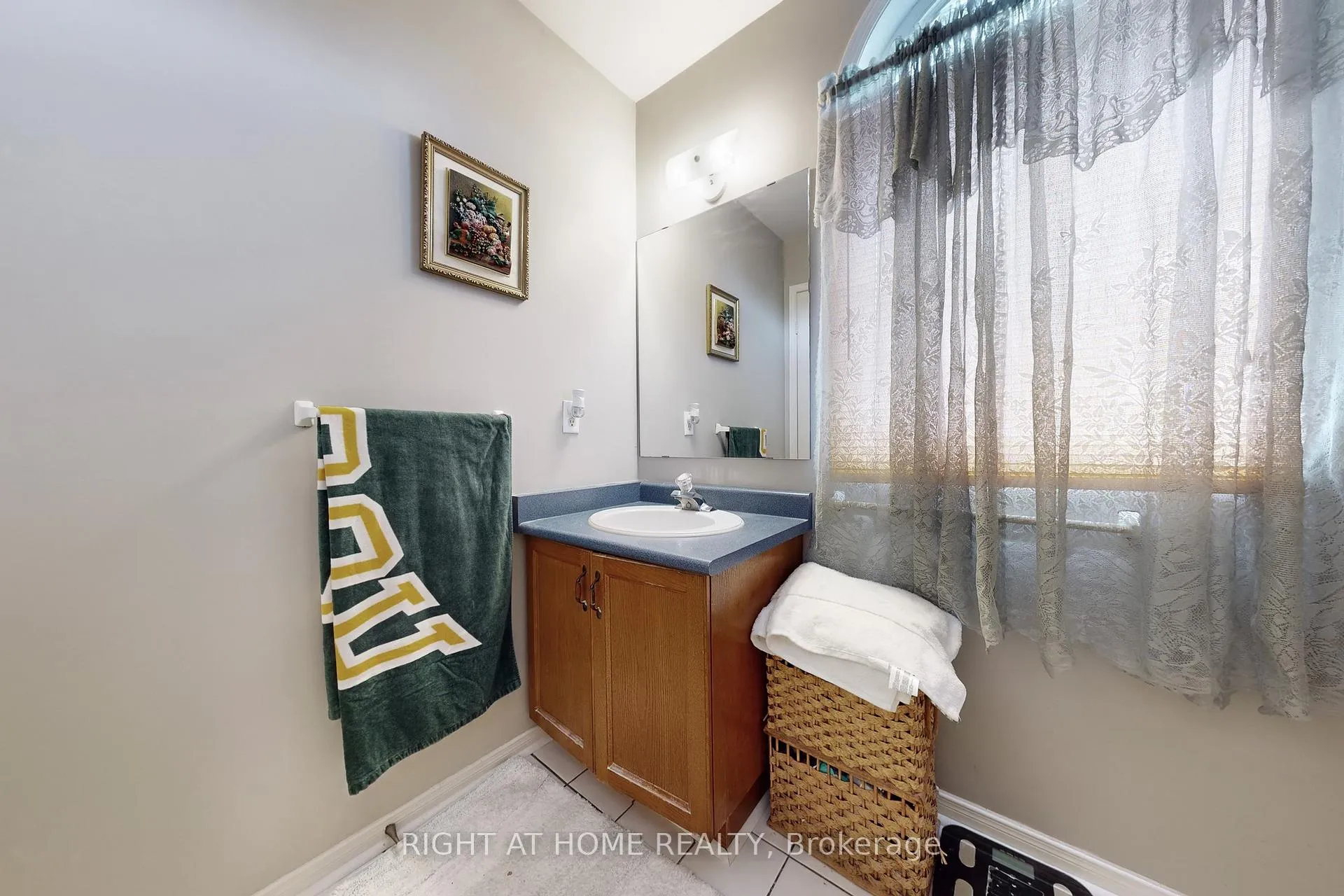 Photo 15 of 1121 Ridgemount Boulevard, Oshawa, Pinecrest — HOMEH
