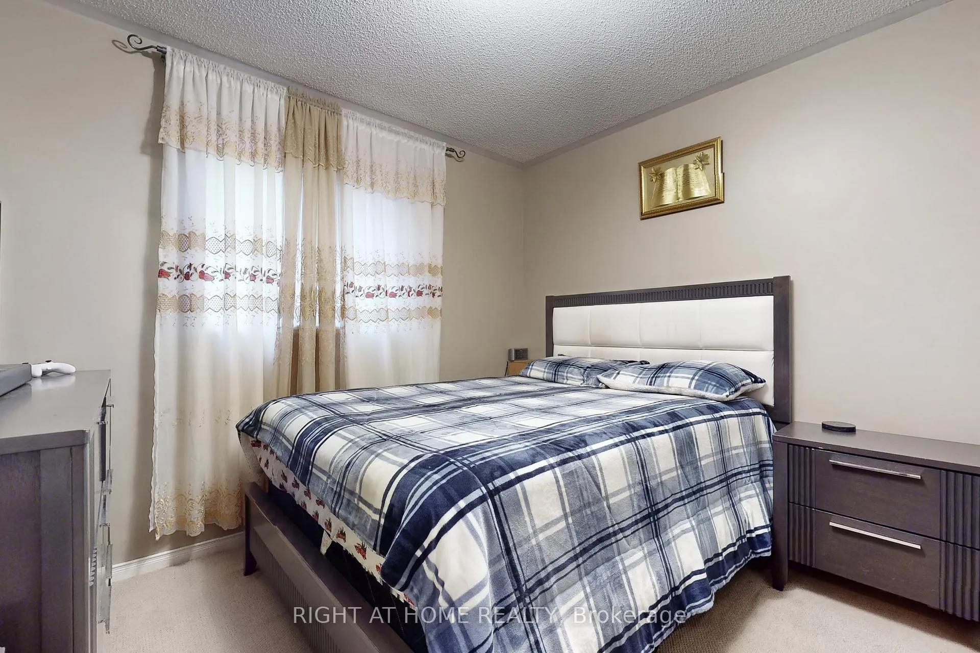 Photo 16 of 1121 Ridgemount Boulevard, Oshawa, Pinecrest — HOMEH