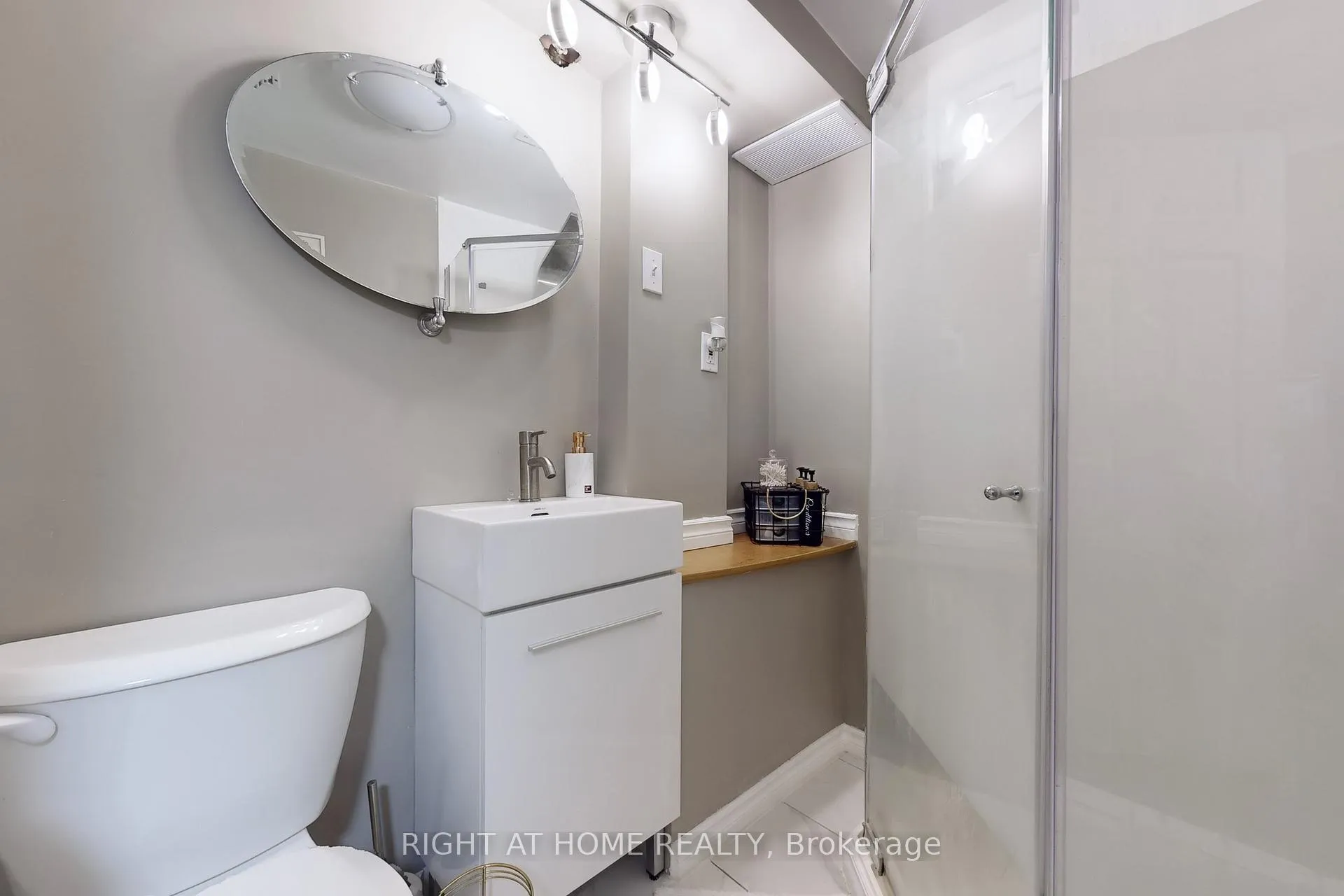Photo 23 of 1121 Ridgemount Boulevard, Oshawa, Pinecrest — HOMEH