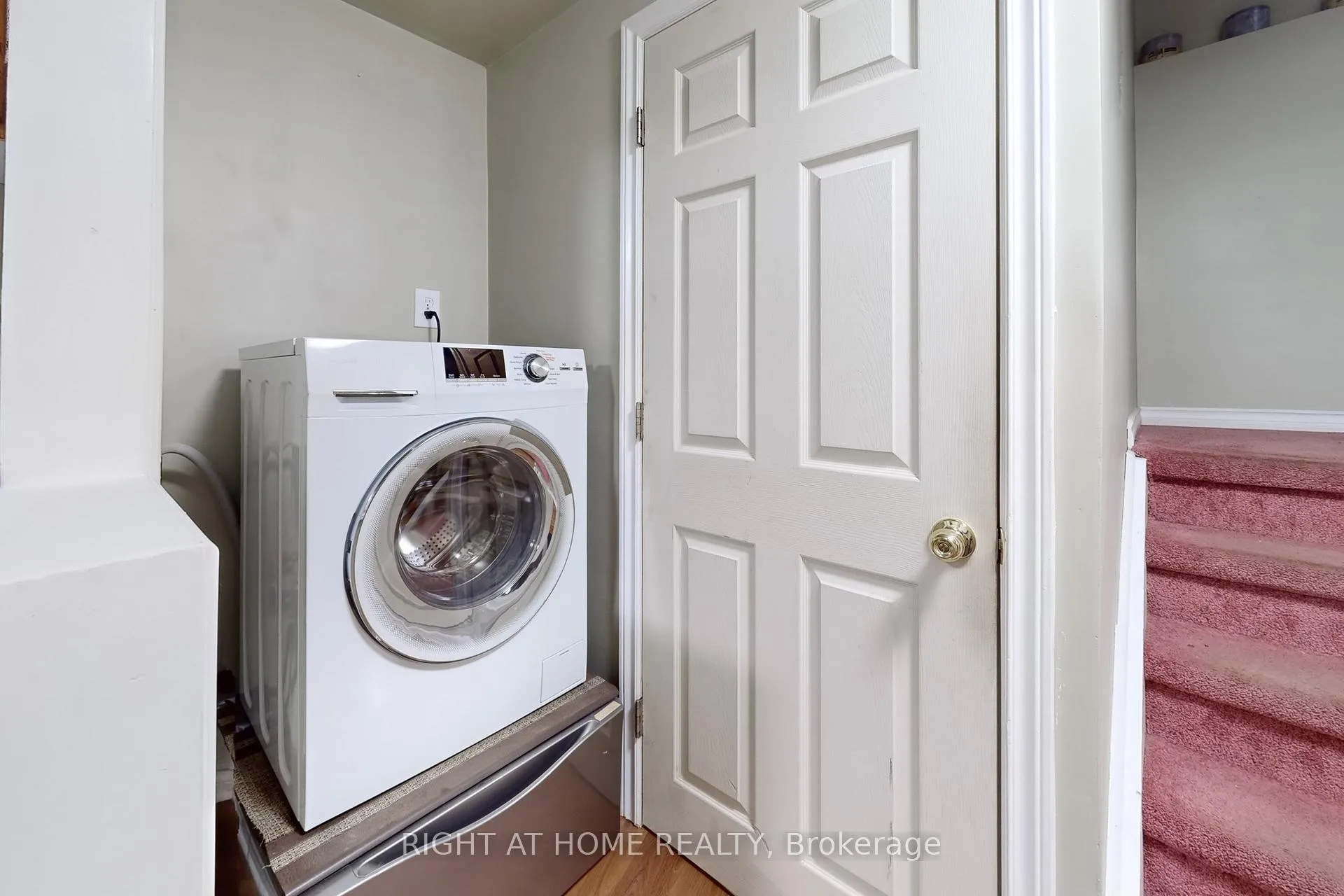 Photo 24 of 1121 Ridgemount Boulevard, Oshawa, Pinecrest — HOMEH