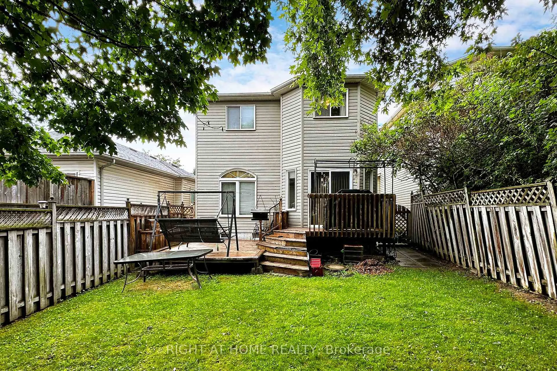 Photo 25 of 1121 Ridgemount Boulevard, Oshawa, Pinecrest — HOMEH