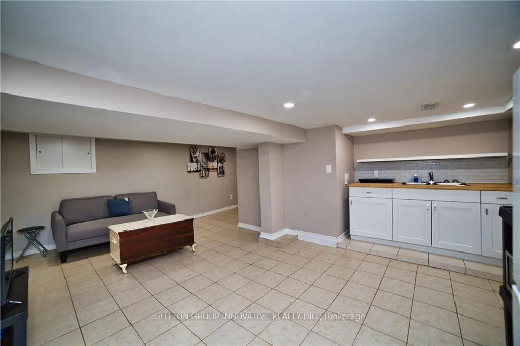 Photo 4 of Unit LOWER, 90 Barons Avenue N, Hamilton, Homeside — HOMEH