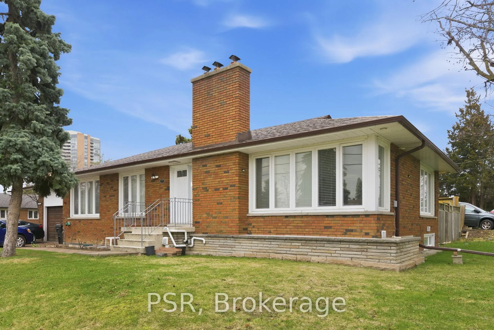 Photo 2 of Unit 1, 27 Kigsview (lower) Boulevard, Etobicoke, Kingsview Village-The Westway — HOMEH