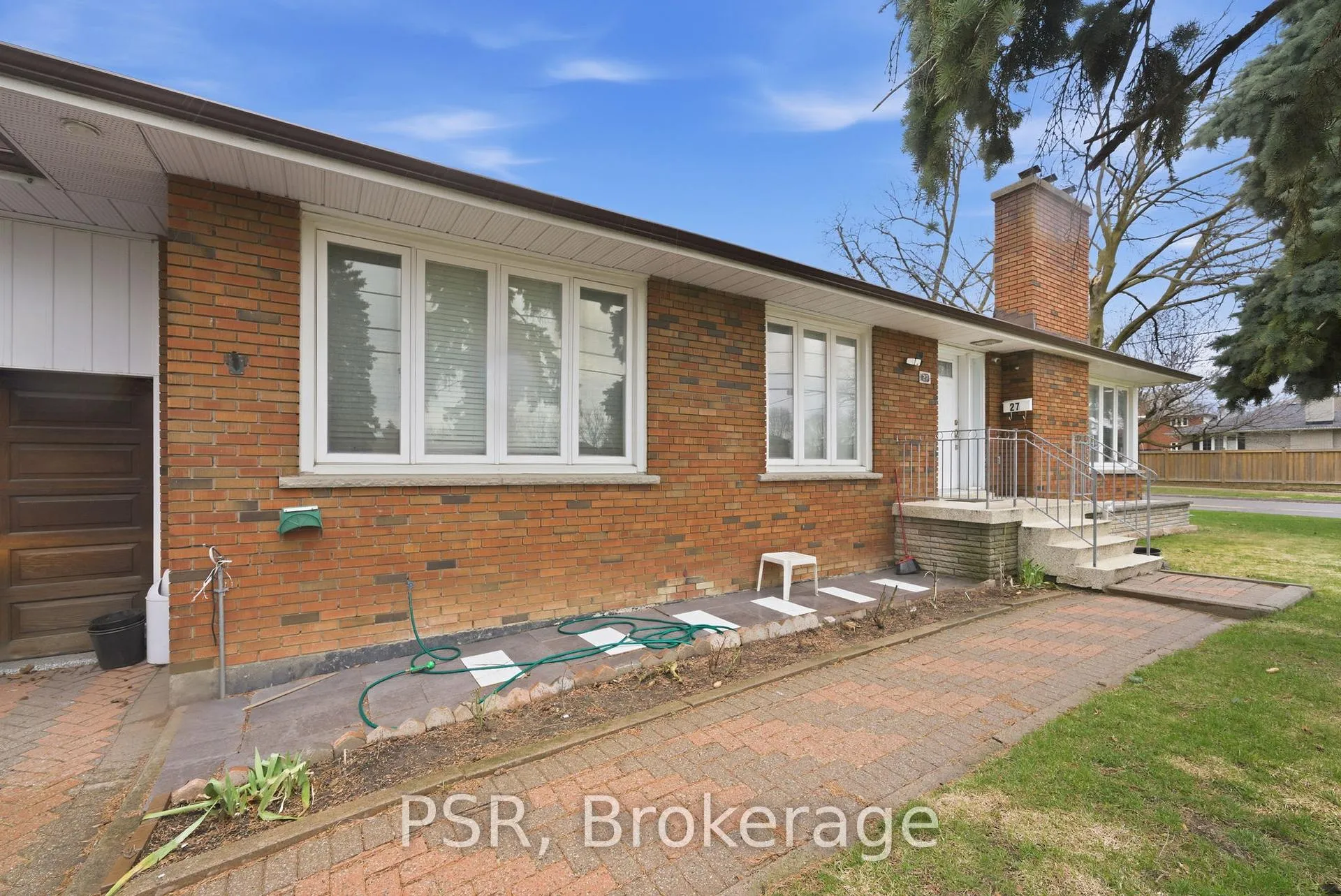 Photo 3 of Unit 1, 27 Kigsview (lower) Boulevard, Etobicoke, Kingsview Village-The Westway — HOMEH