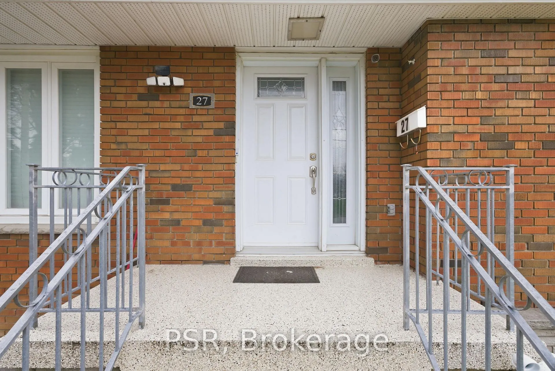 Photo 4 of Unit 1, 27 Kigsview (lower) Boulevard, Etobicoke, Kingsview Village-The Westway — HOMEH
