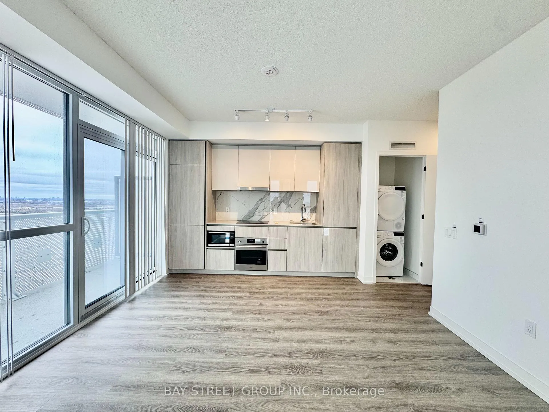 Photo 2 of Unit 2906, 8 Interchange Way, Vaughan, Vaughan Corporate Centre — HOMEH