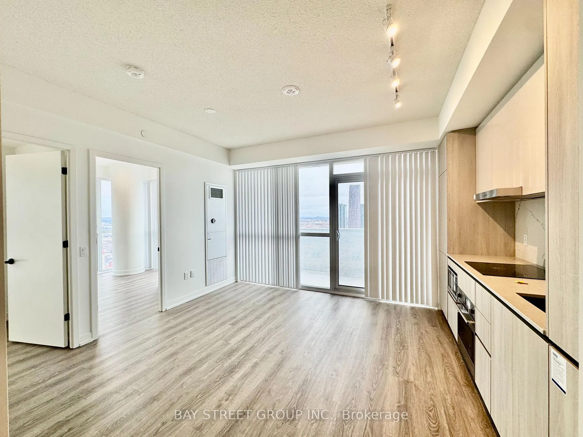 Photo 4 of Unit 2906, 8 Interchange Way, Vaughan, Vaughan Corporate Centre — HOMEH